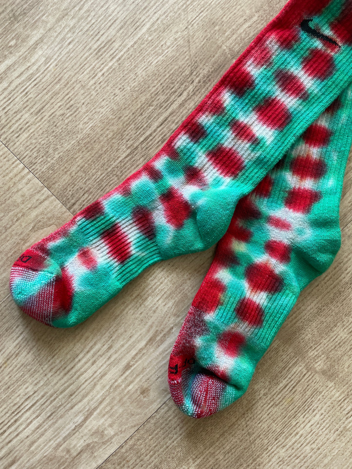 NIKE Christmas Socks Hand Tie Dyed Red and Green Nike Dri-FIT Everyday Plus Crew Training Socks - Size Large (Men's 8-12/Women's 10-13)