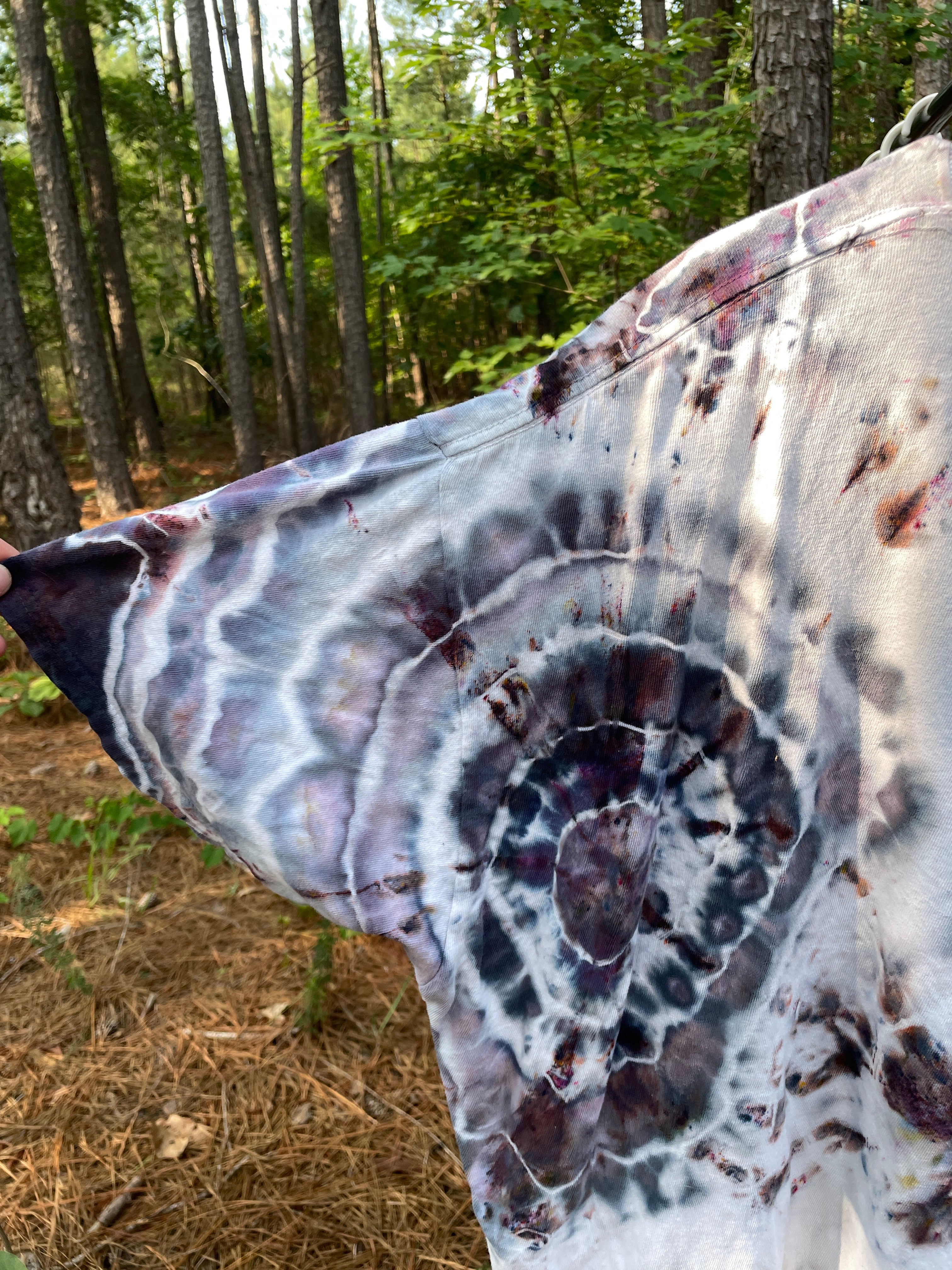 Gray and White Wolf Hand-Tie Dyed Short Sleeve T-Shirt (Men's 2XL)
