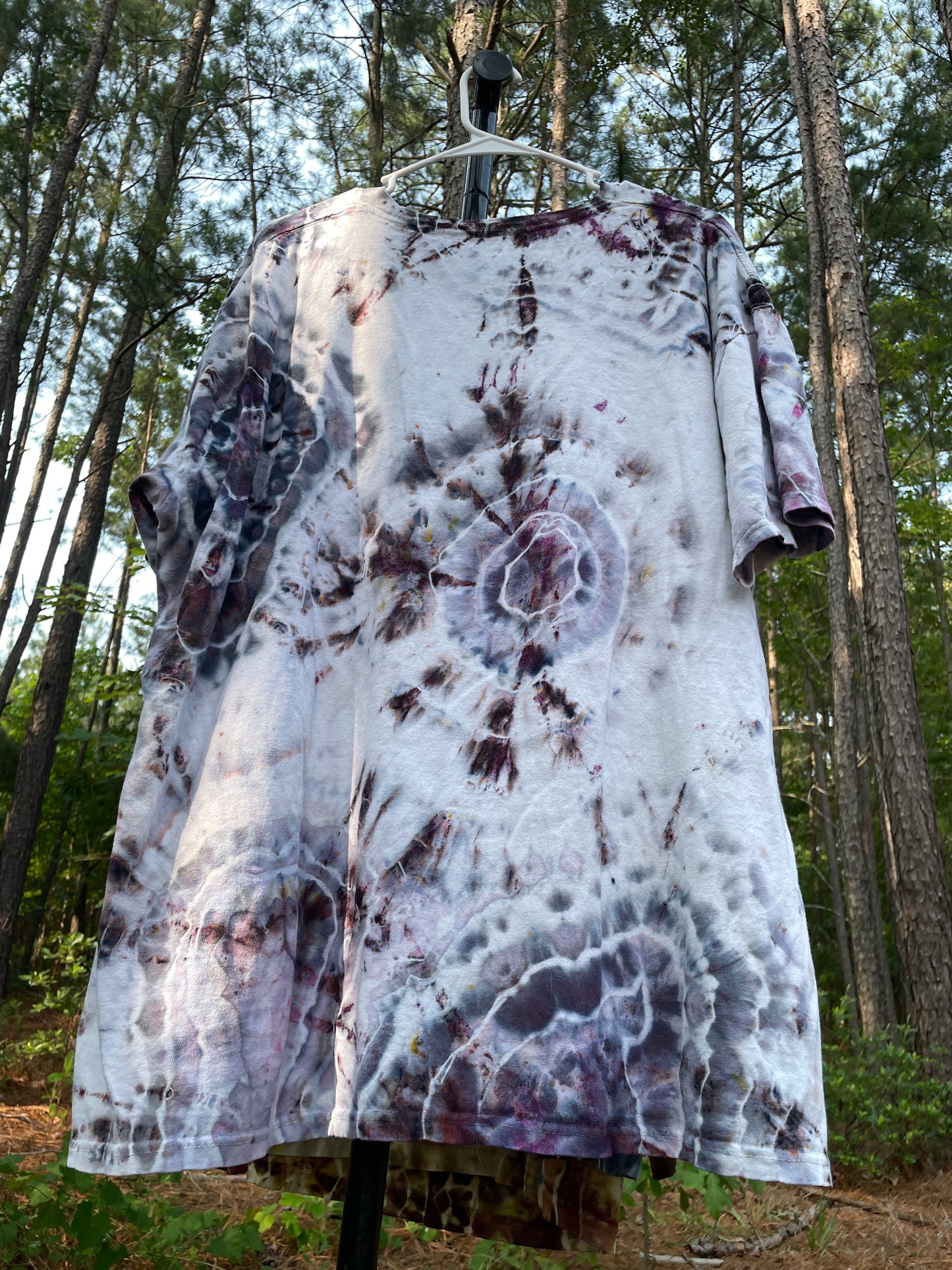 Gray and White Wolf Hand-Tie Dyed Short Sleeve T-Shirt (Men's 2XL)