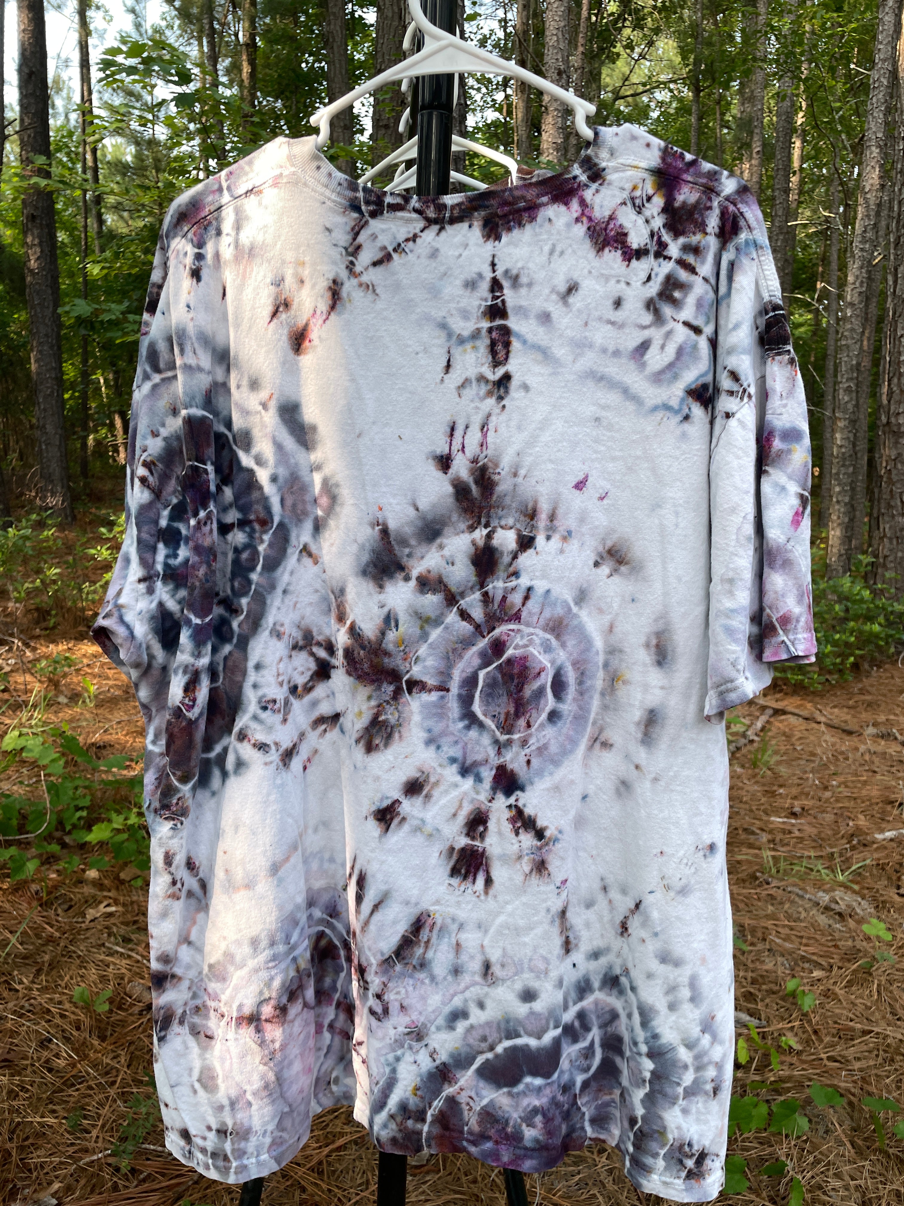 Gray and White Wolf Hand-Tie Dyed Short Sleeve T-Shirt (Men's 2XL)