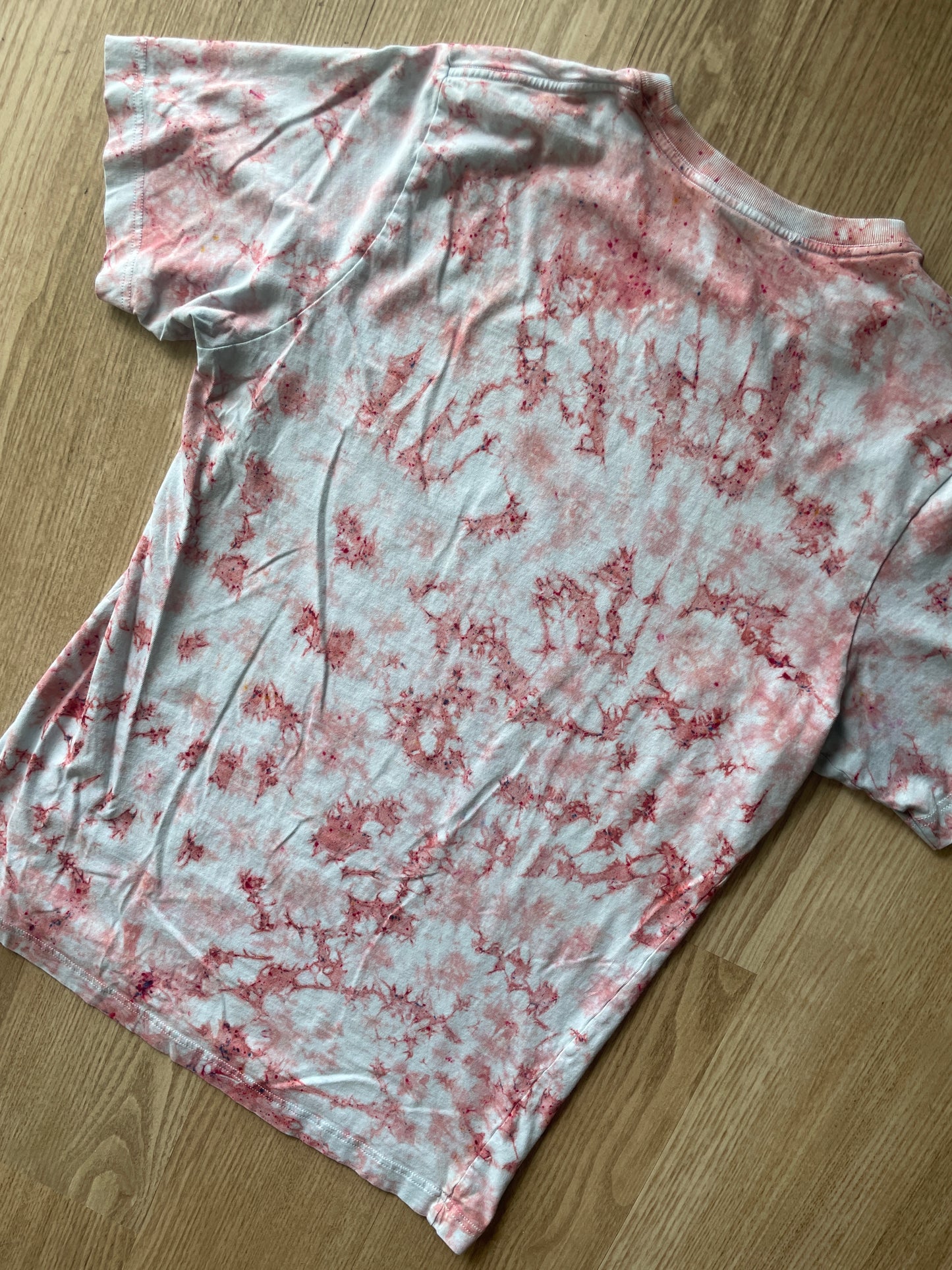 MEDIUM Men’s Monstera Leaf Tie Dye T-Shirt | One-Of-a-Kind Pastel Pink and White Crumpled Short Sleeve