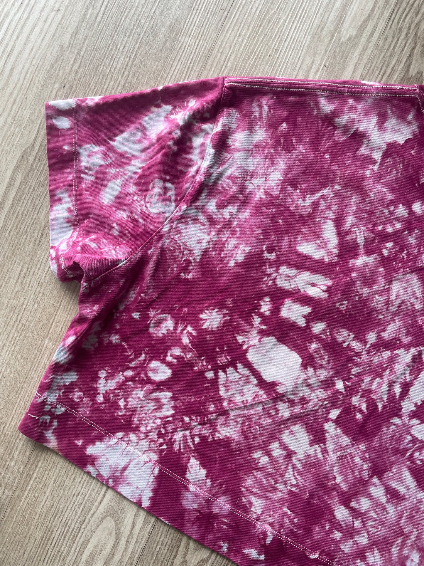 XS/S Women’s Indian Paintbrush Tie Dye Cropped T-Shirt | One-Of-a-Kind Athleta Pink and Plum Crumpled Long Sleeve