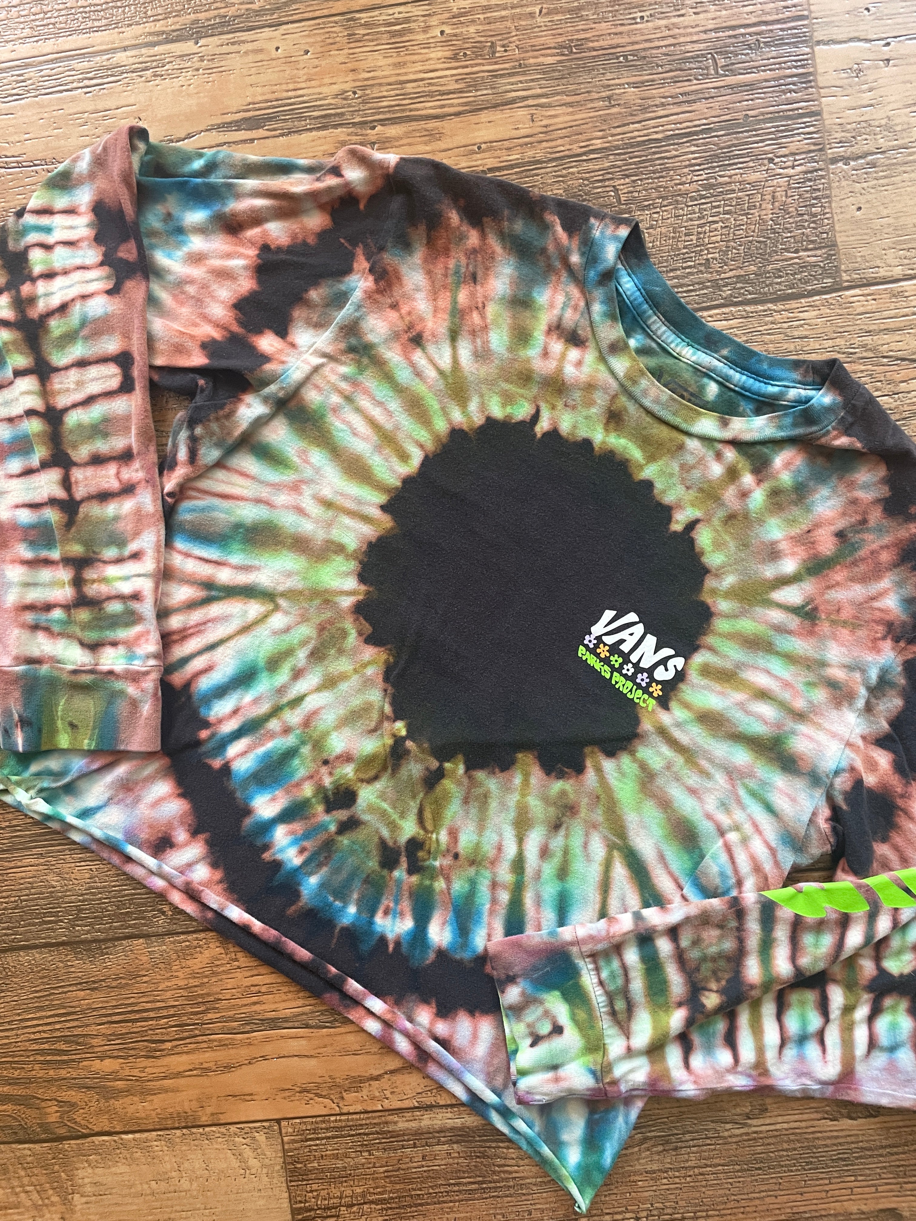 Van's/Actual Garbage Hand-Tie Dyed Long Sleeve Crop Top (Youth Large)