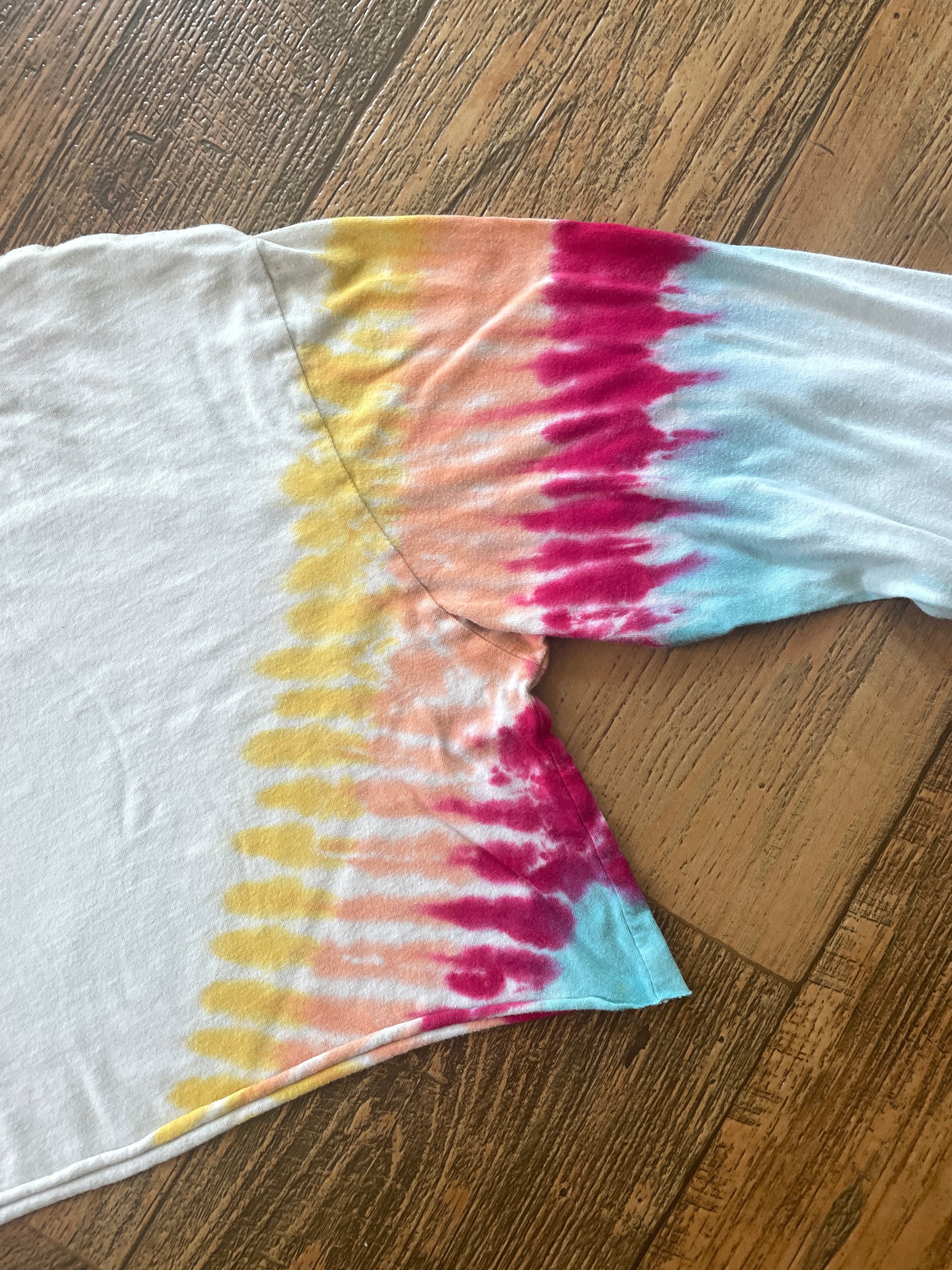 MONTANA Hand-Tie Dyed Long Sleeve Crop Top (Men's Medium)