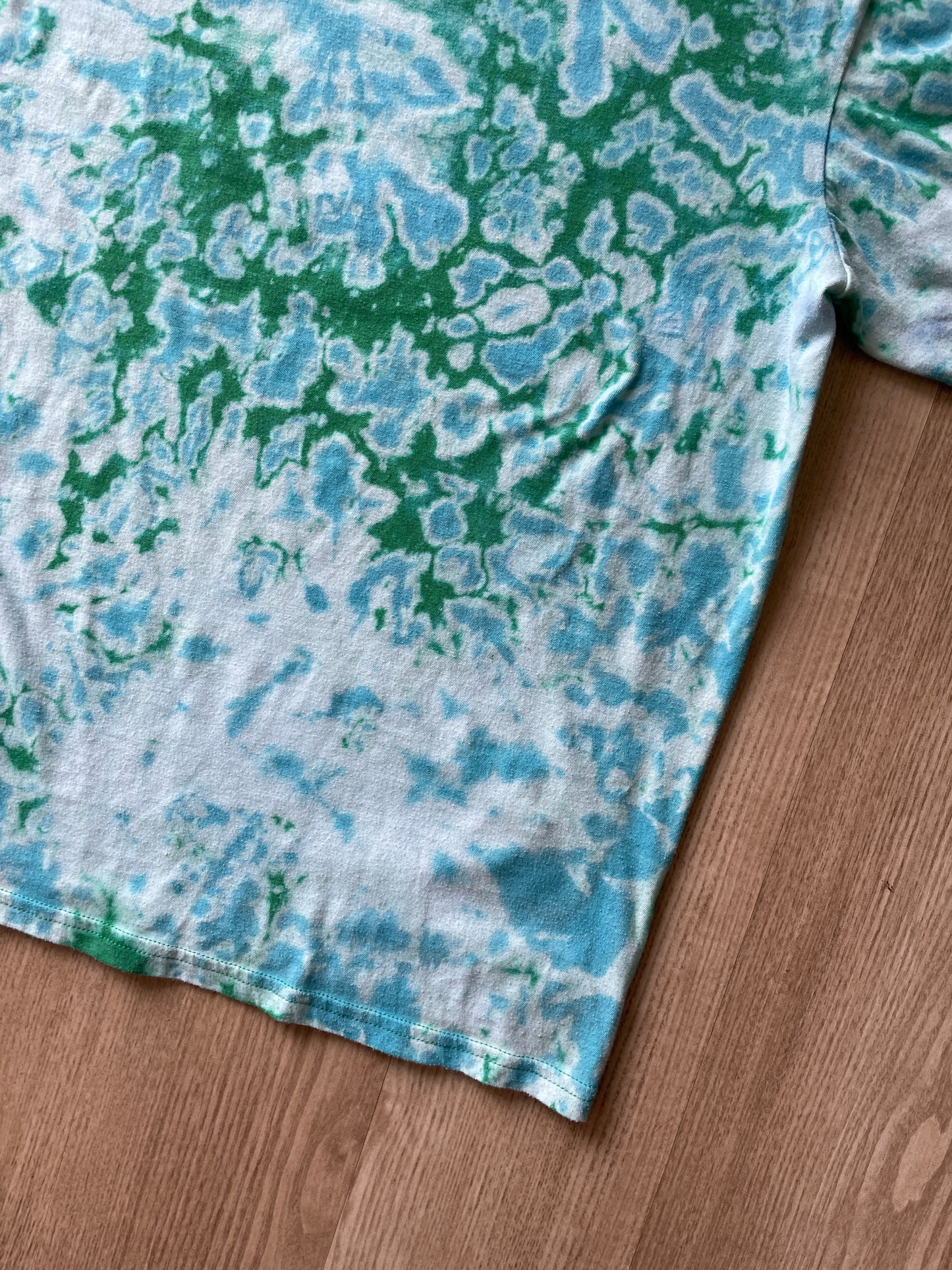 MEDIUM Men’s I Heart Our Public Lands Handmade Tie Dye T-Shirt | One-Of-a-Kind Green and White Short Sleeve