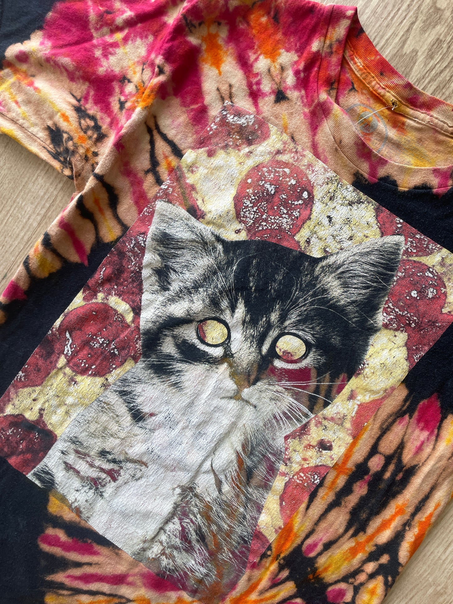 MEDIUM Men’s Hypnotic Pizza Cat Reverse Tie Dye T-Shirt | One-Of-a-Kind Black, Red, and Orange Spiral Short Sleev