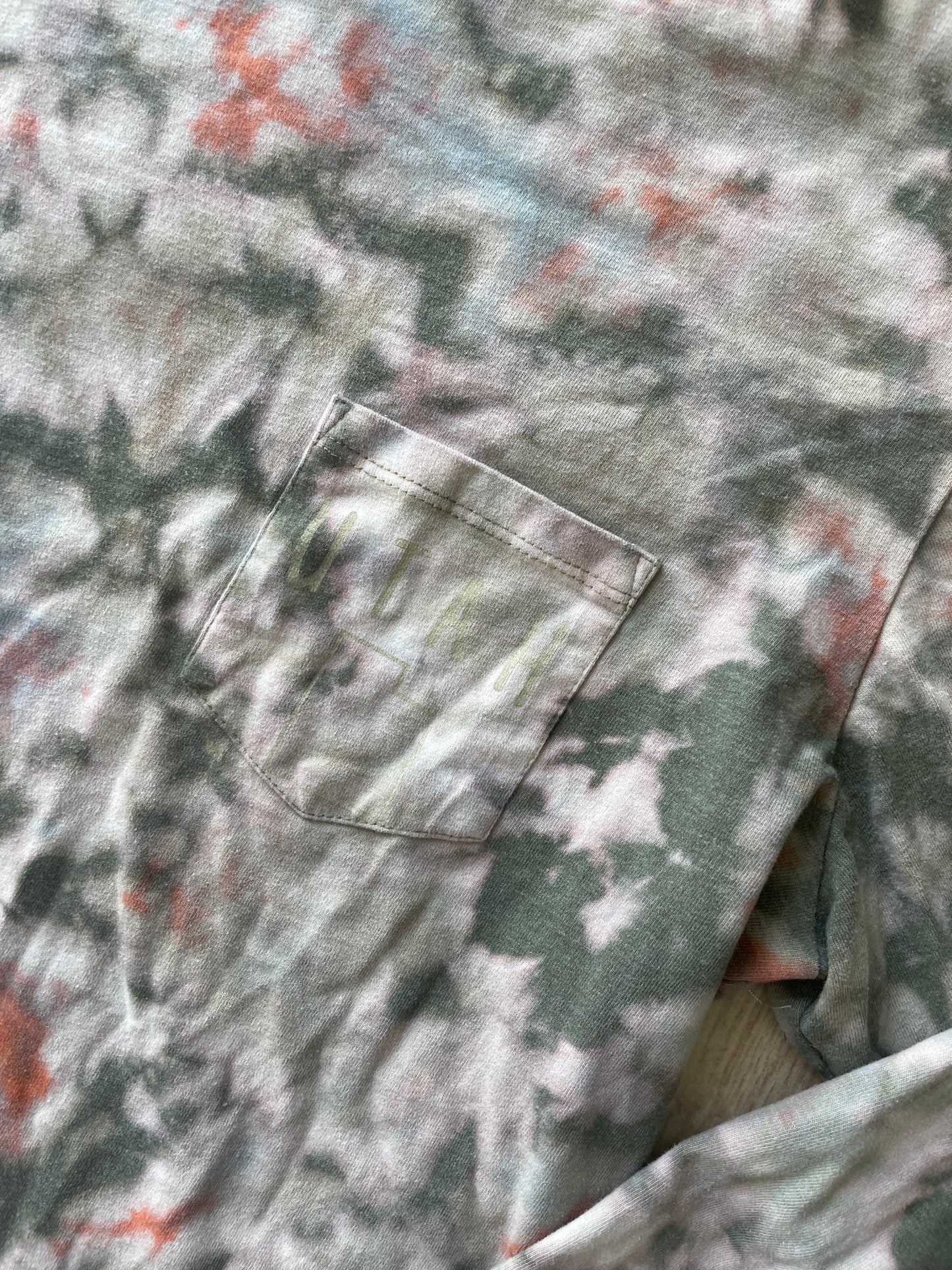 MEDIUM Men’s Utah Reverse  Tie Dye Cropped Length Long Sleeve T-Shirt | One-Of-a-Kind Green and White Crumpled Short Sleeve