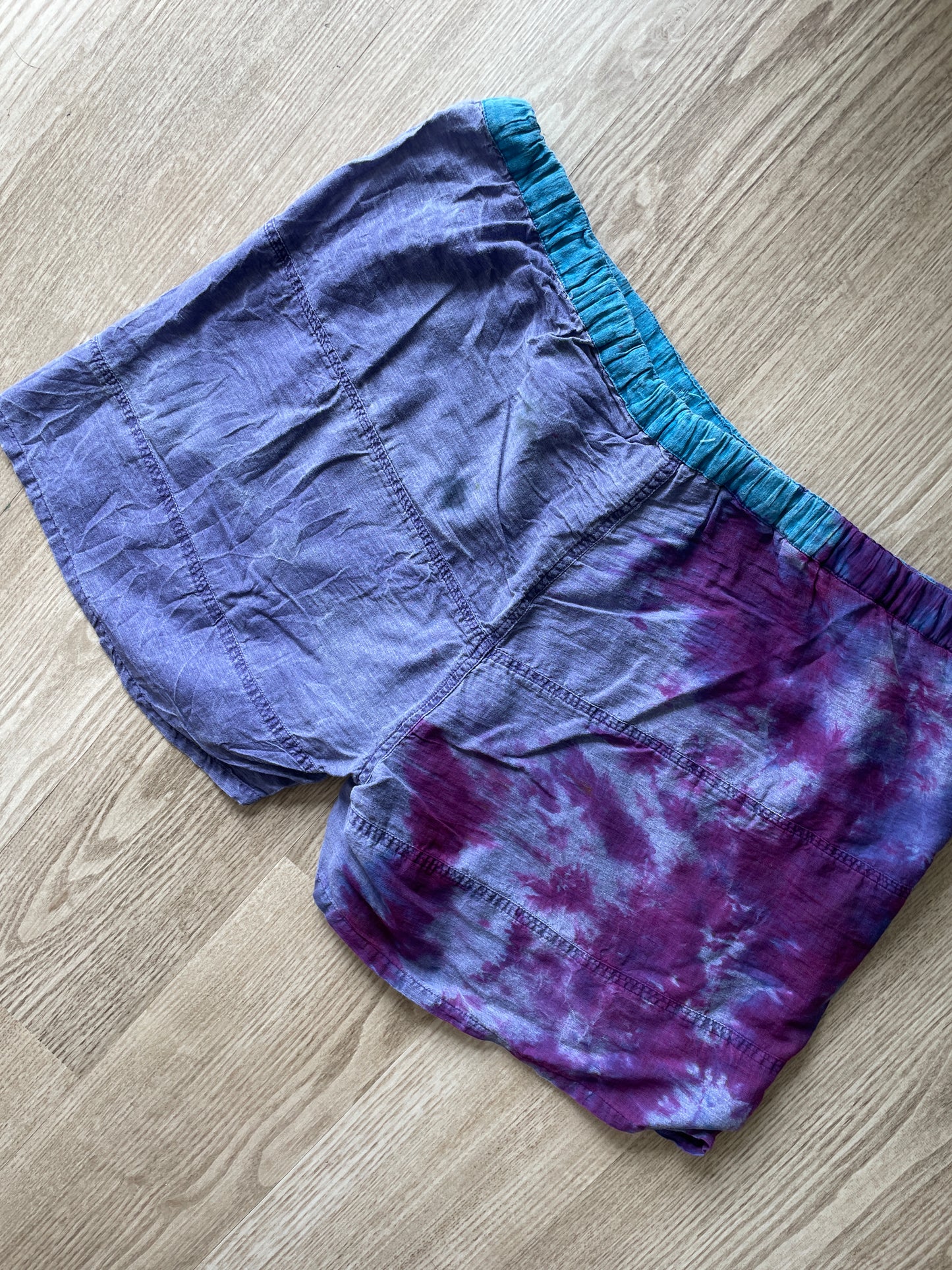 2XL Men’s Pacific Coast Highway Tie Dye Vintage Chino Shorts | One-Of-a-Kind Upcycled Blue and Purple Crumpled Casual Shorts