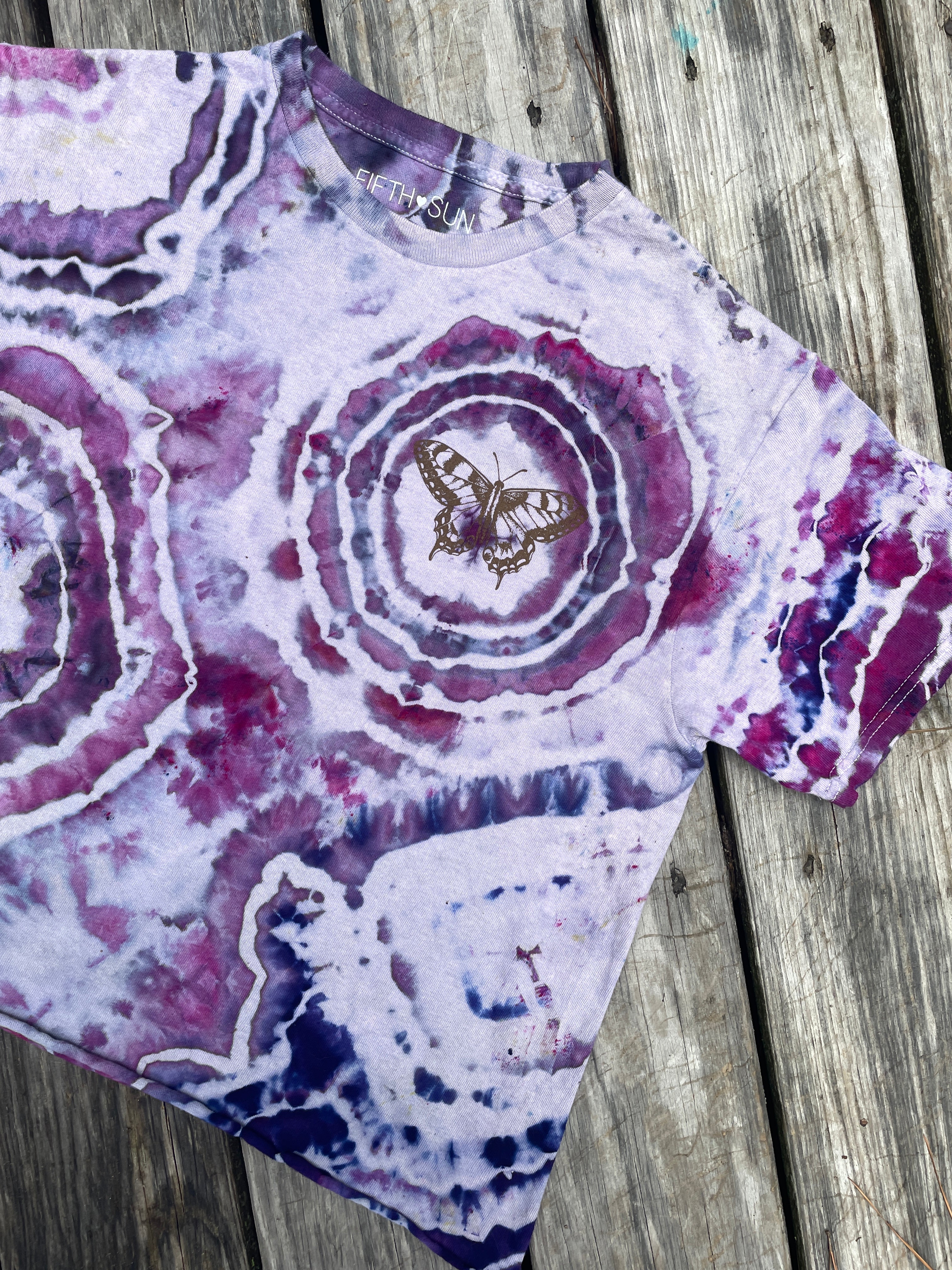 Purple Butterfly Geode Short Sleeve Tie Dye Crop Top | Unisex Medium