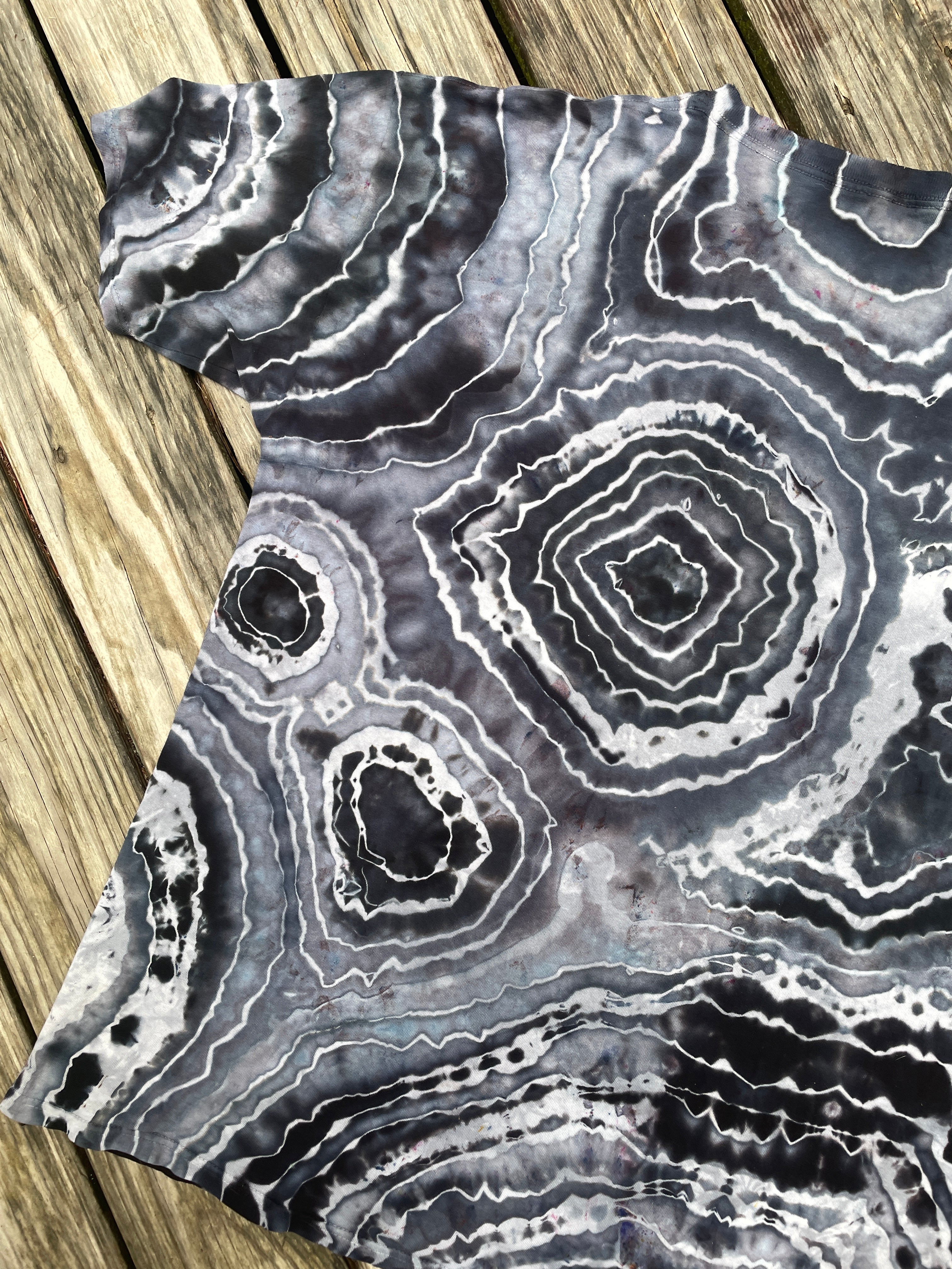 Black and Gray Lion Geode Short Sleeve Tie Dye T-Shirt | Men's 2XL