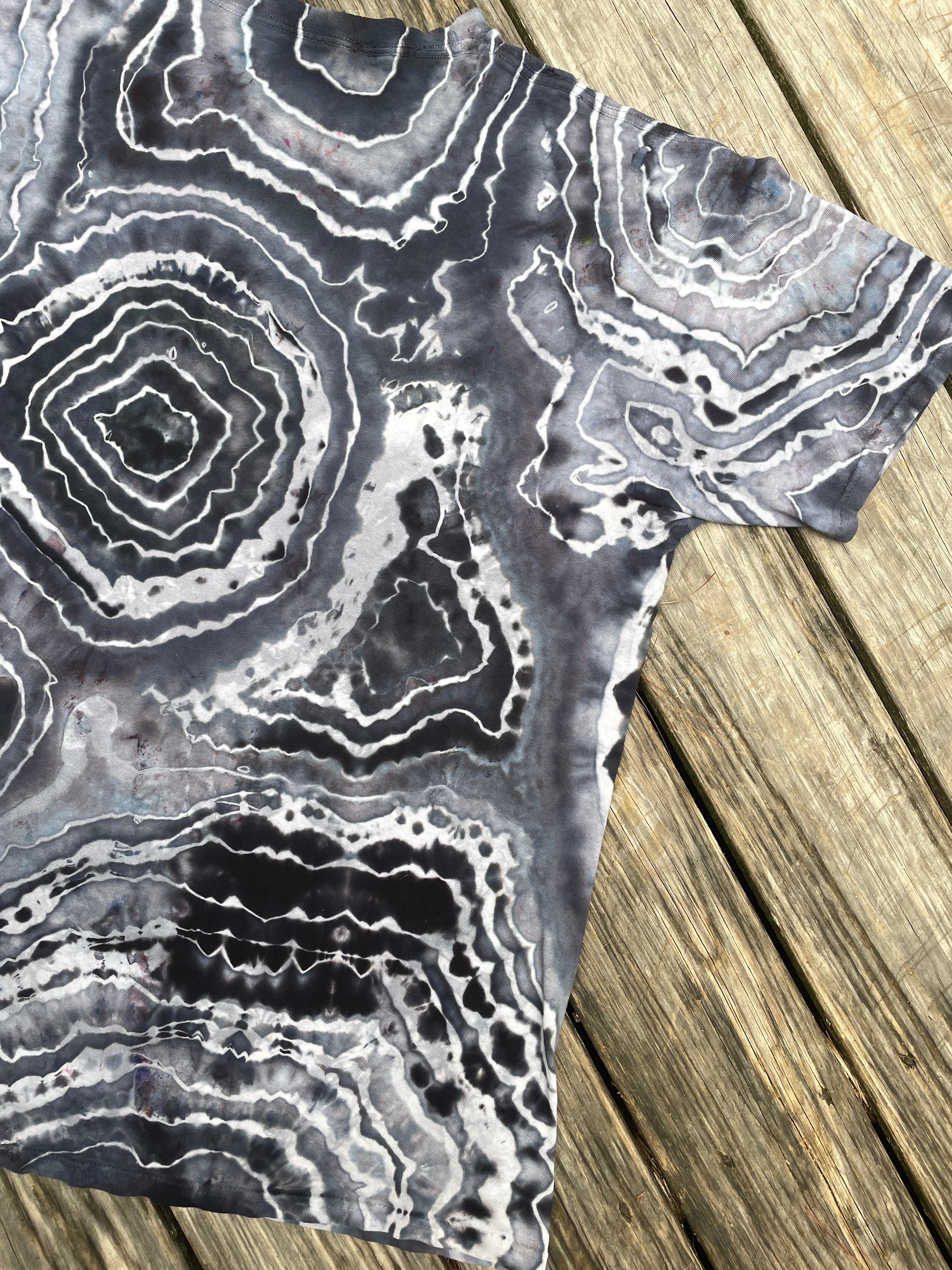 Black and Gray Lion Geode Short Sleeve Tie Dye T-Shirt | Men's 2XL