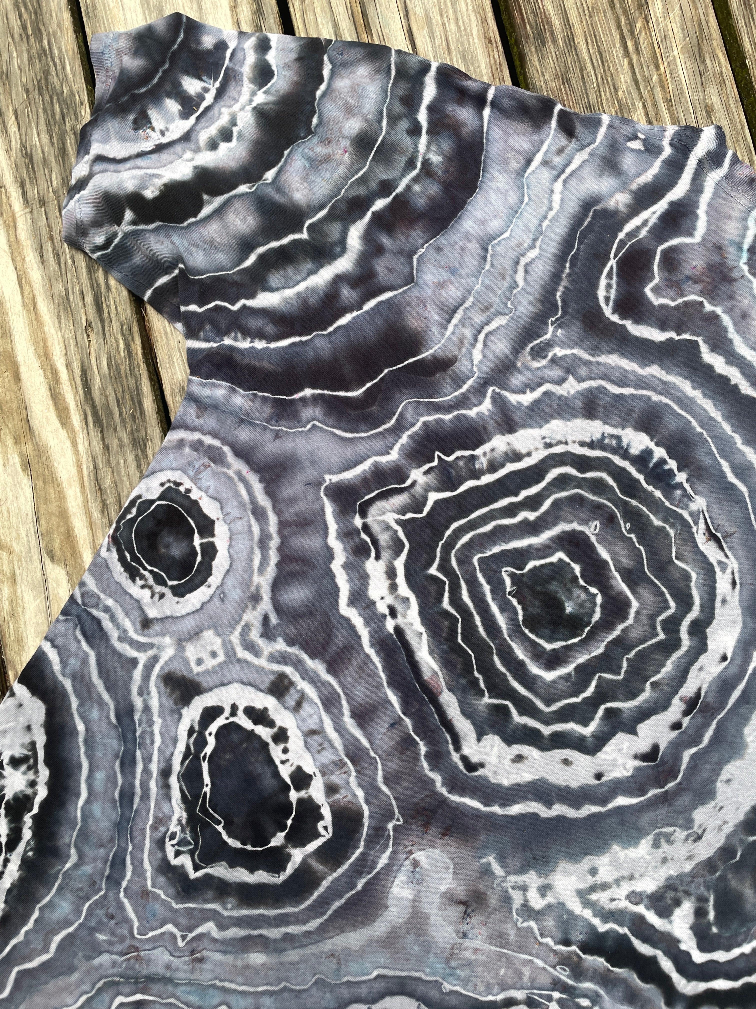 Black and Gray Lion Geode Short Sleeve Tie Dye T-Shirt | Men's 2XL