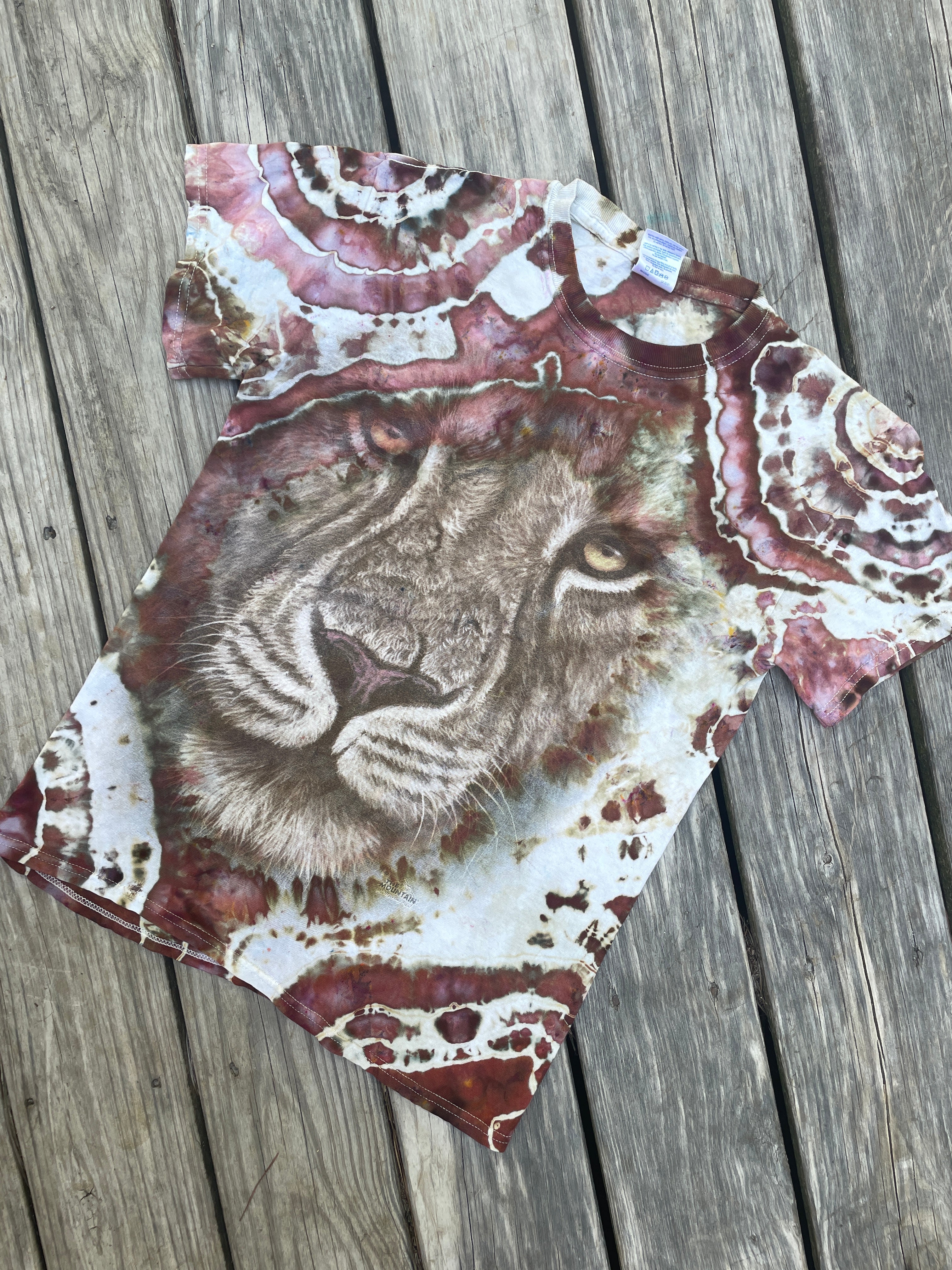 Red and Tan Lion Geode Short Sleeve Tie Dye T-Shirt | Men's Small