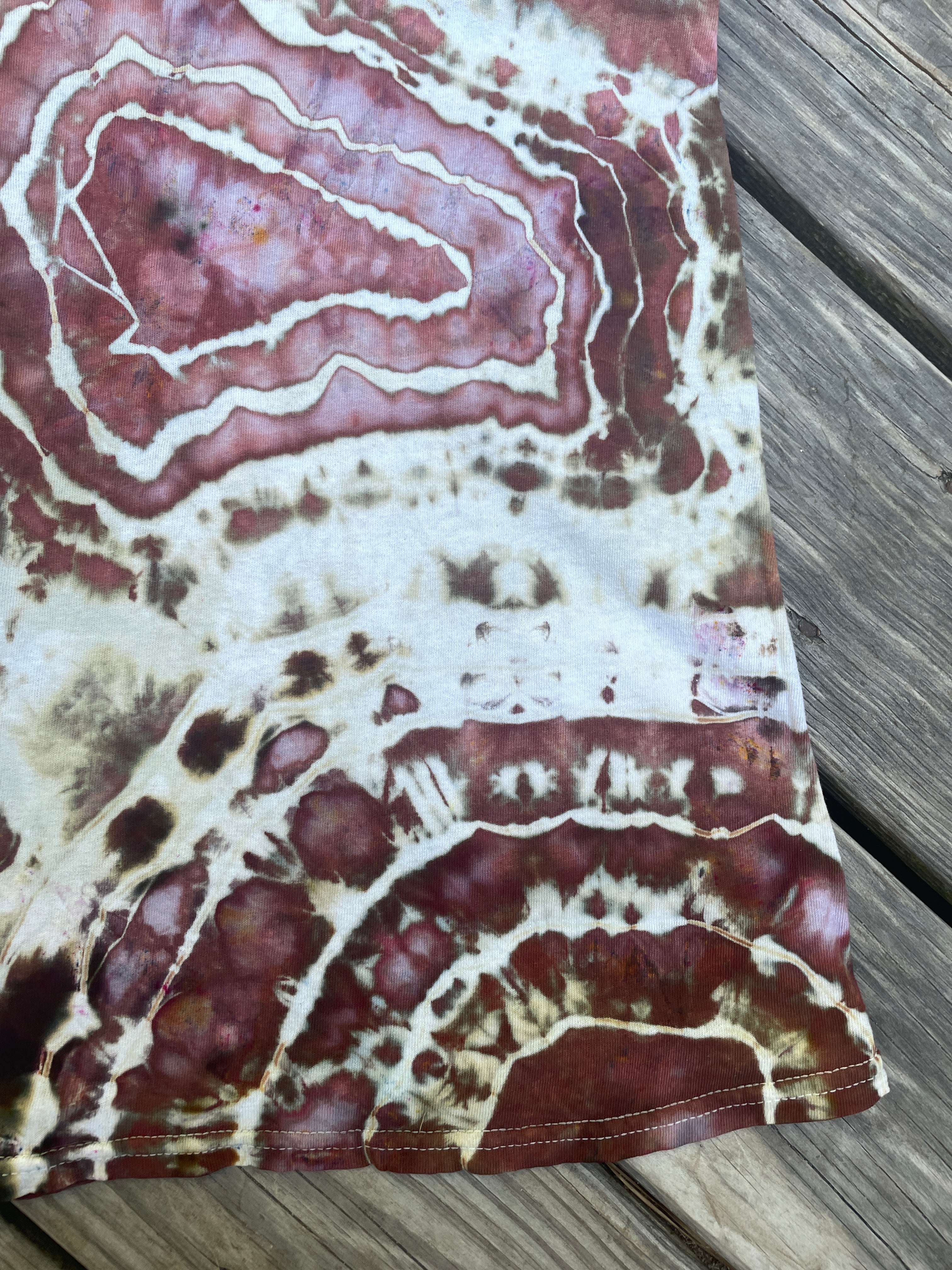 Red and Tan Lion Geode Short Sleeve Tie Dye T-Shirt | Men's Small