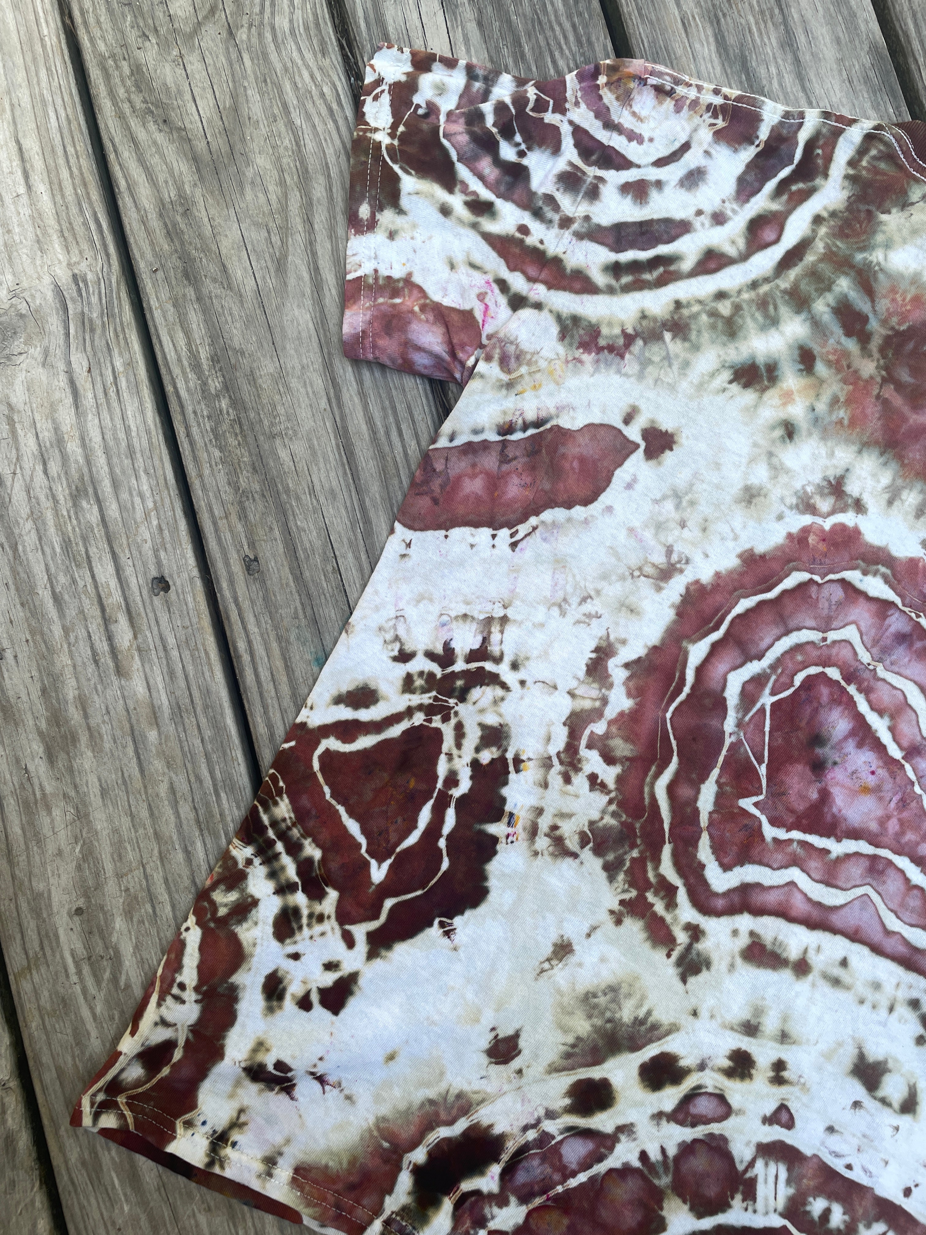 Red and Tan Lion Geode Short Sleeve Tie Dye T-Shirt | Men's Small