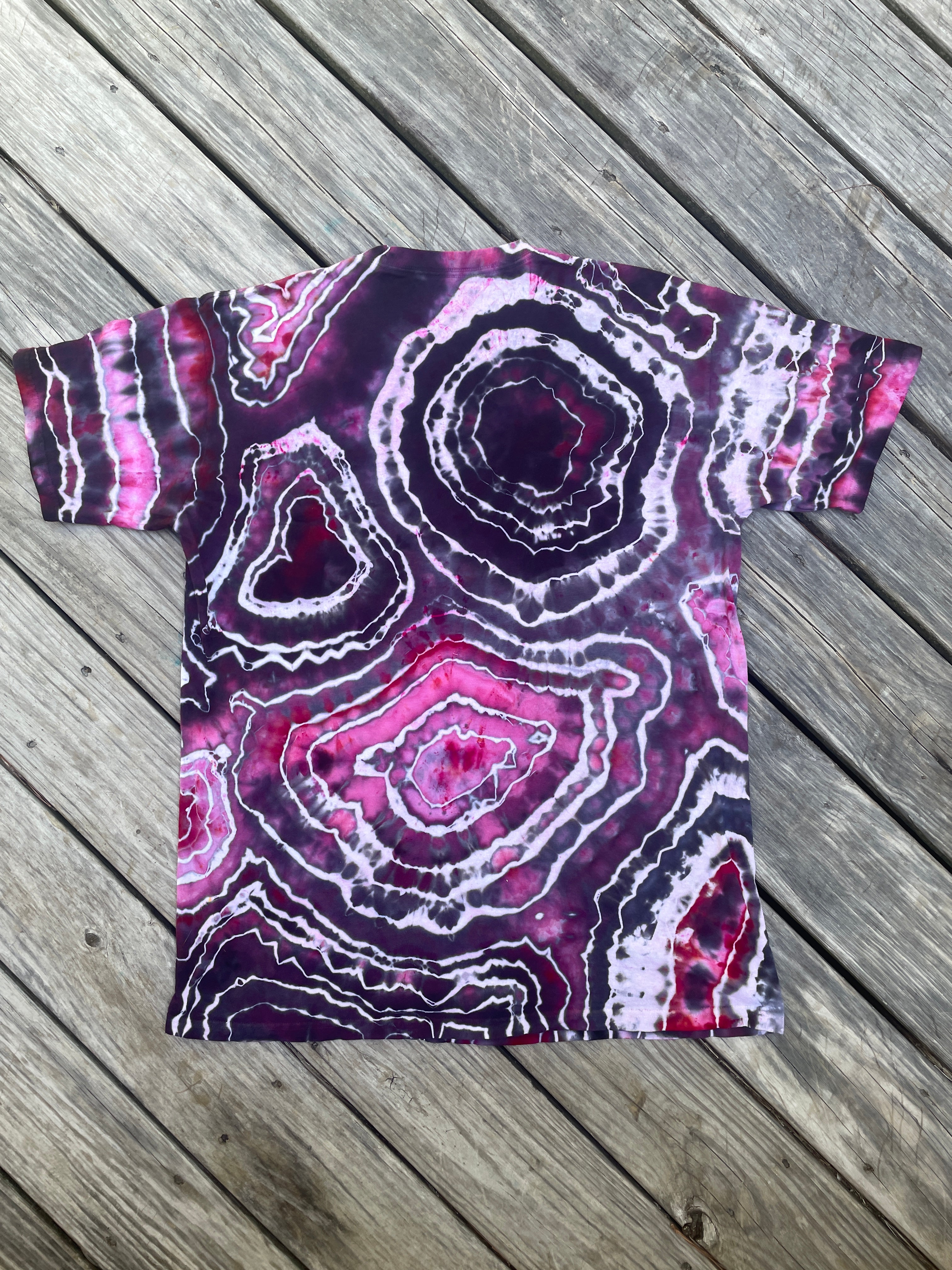 Red and Black Horse Geode Short Sleeve Tie Dye T-Shirt | Men's Large