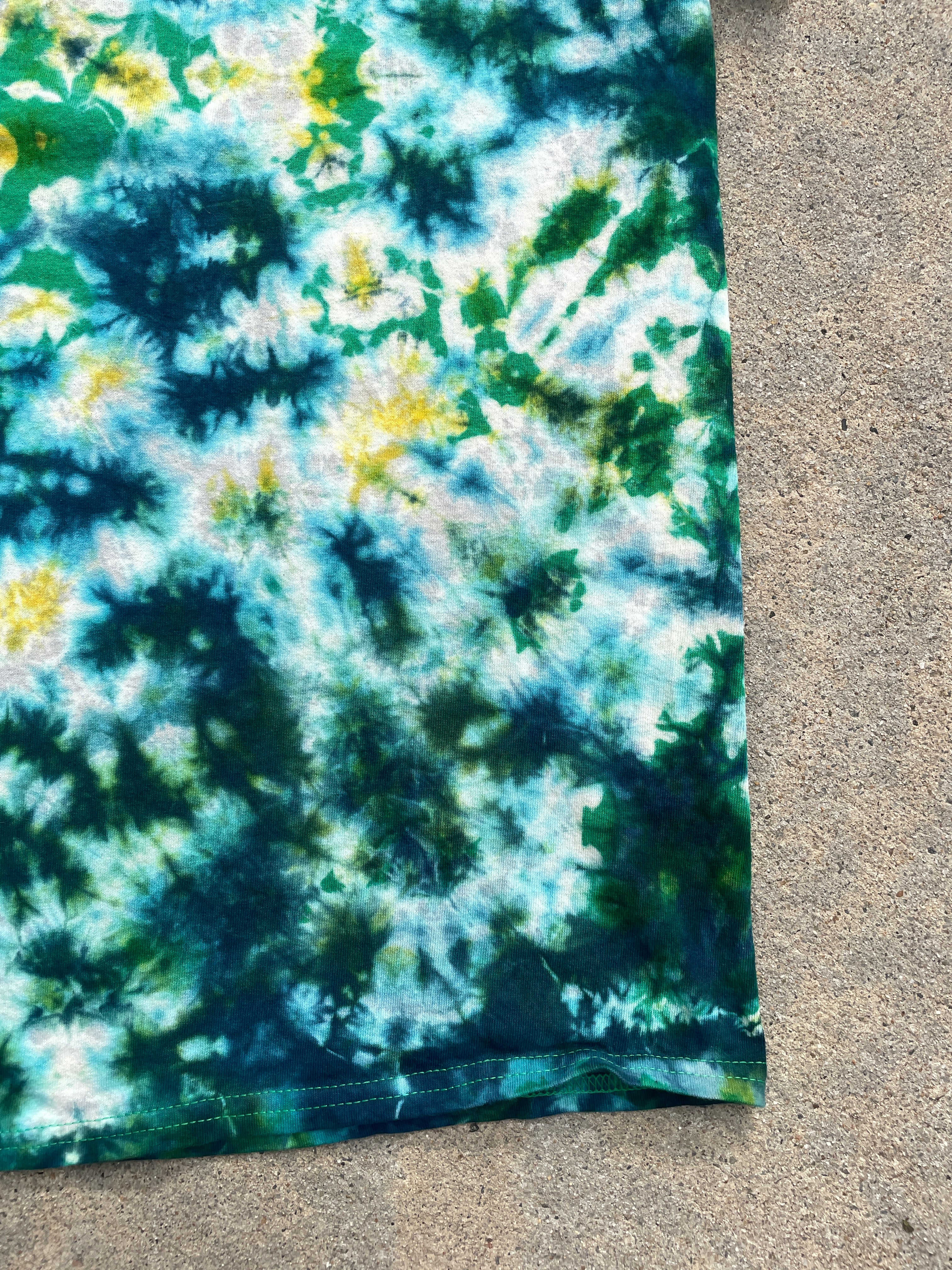 Soul of a Wolf Green and Blue Short Sleeve Tie Dye T-Shirt | Men's Small