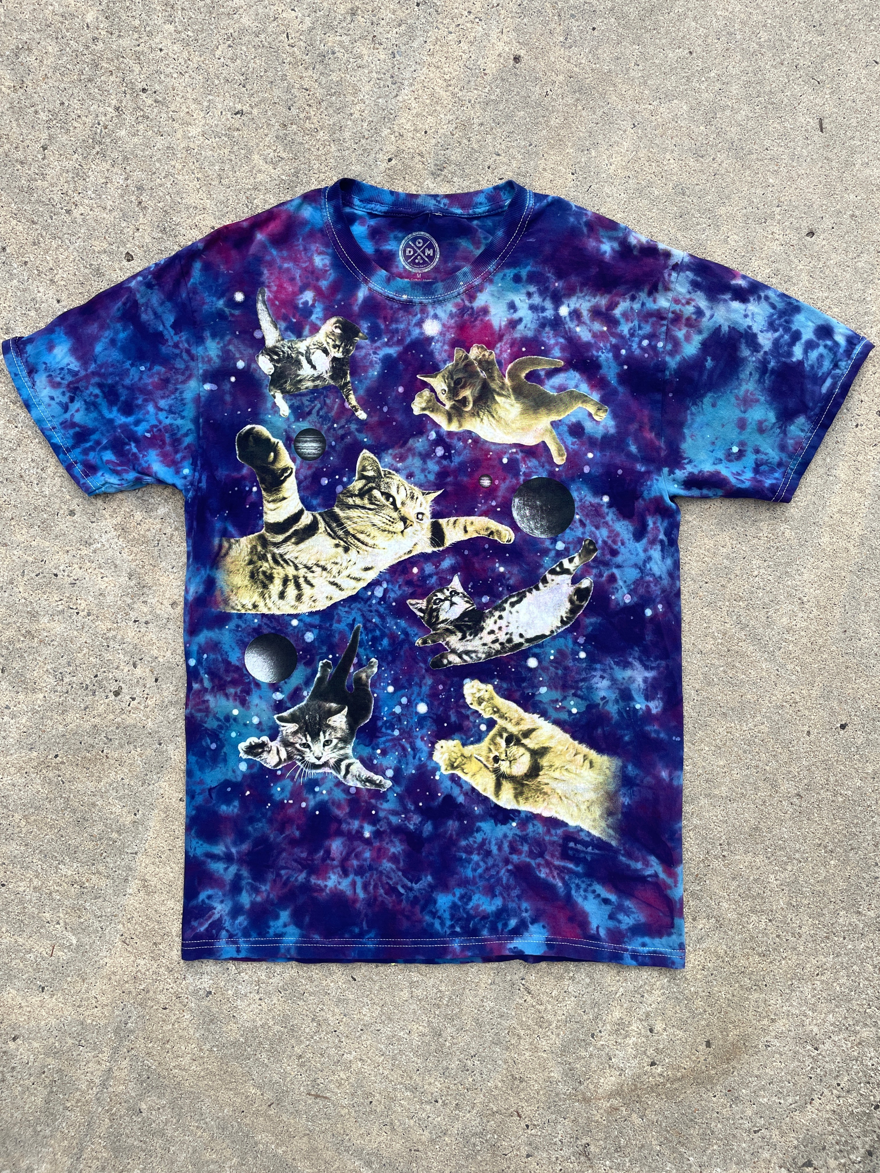 Cats in Space Blue and Purple Short Sleeve Galaxy Tie Dye T-Shirt | Men's Medium