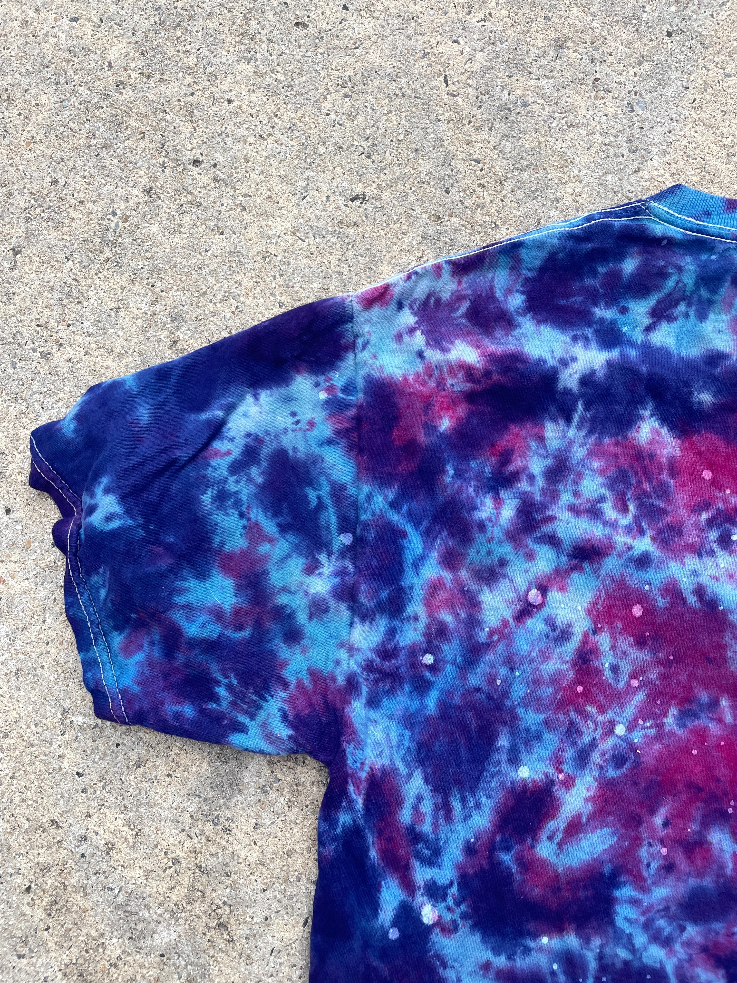 Cats in Space Blue and Purple Short Sleeve Galaxy Tie Dye T-Shirt | Men's Medium