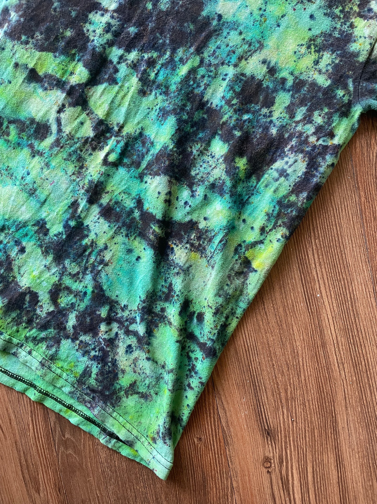Small Men’s Wicked Handmade Tie Dye T-Shirt | Green and Black Defy Gravity Tie Dye Short Sleeve