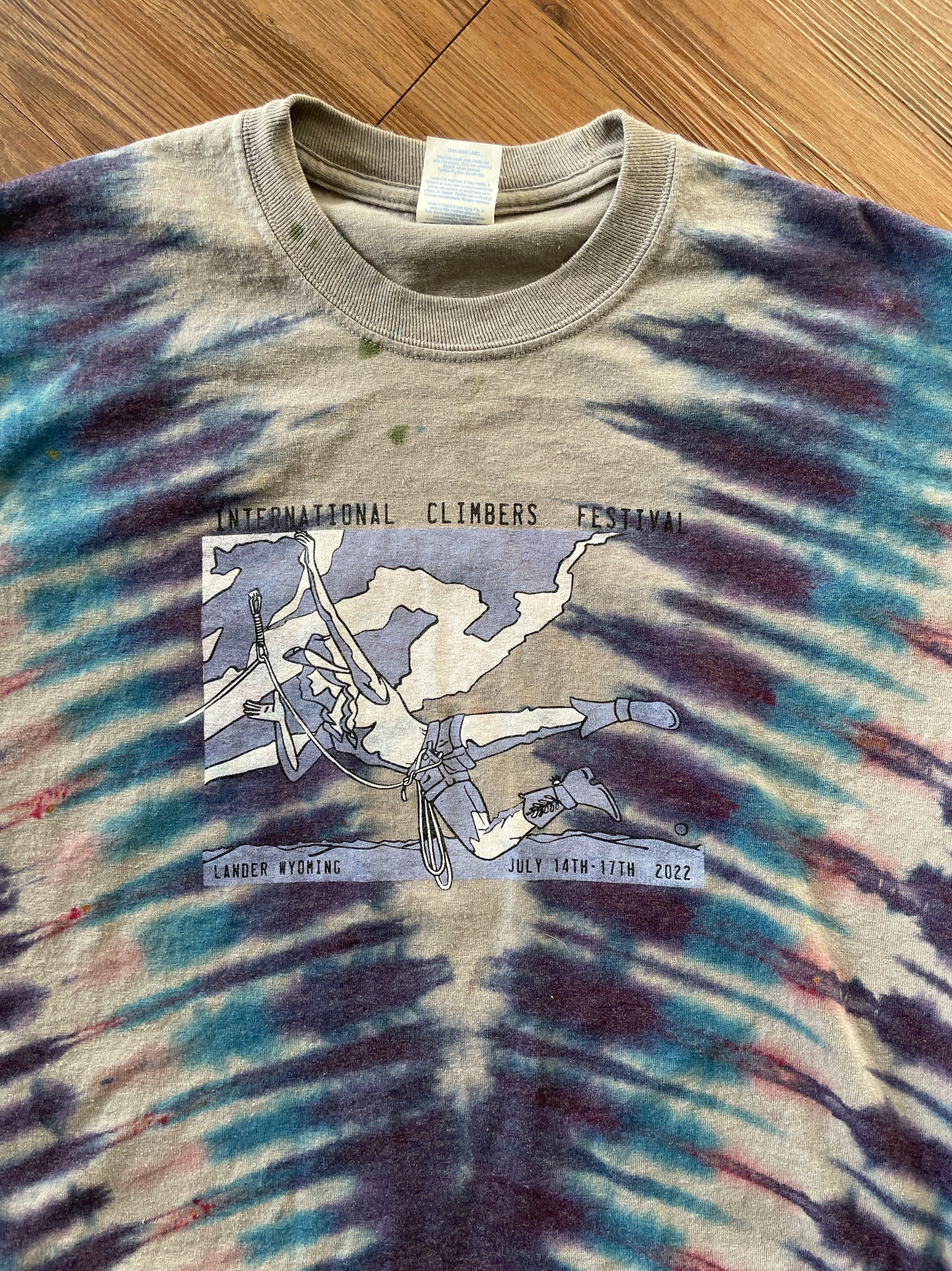 MEDIUM Men’s International Climbing Festival Tie Dye T-Shirt | Blue and Purple V-Pleated Short Sleeve