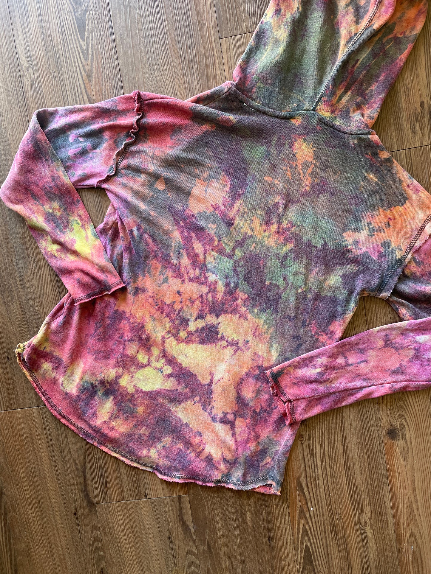 Medium Women’s Buc-ee’s Handmade Tie Dye Hooded Shirt | Bucee Beaver Pink and Orange Tie Dye Long Sleeve