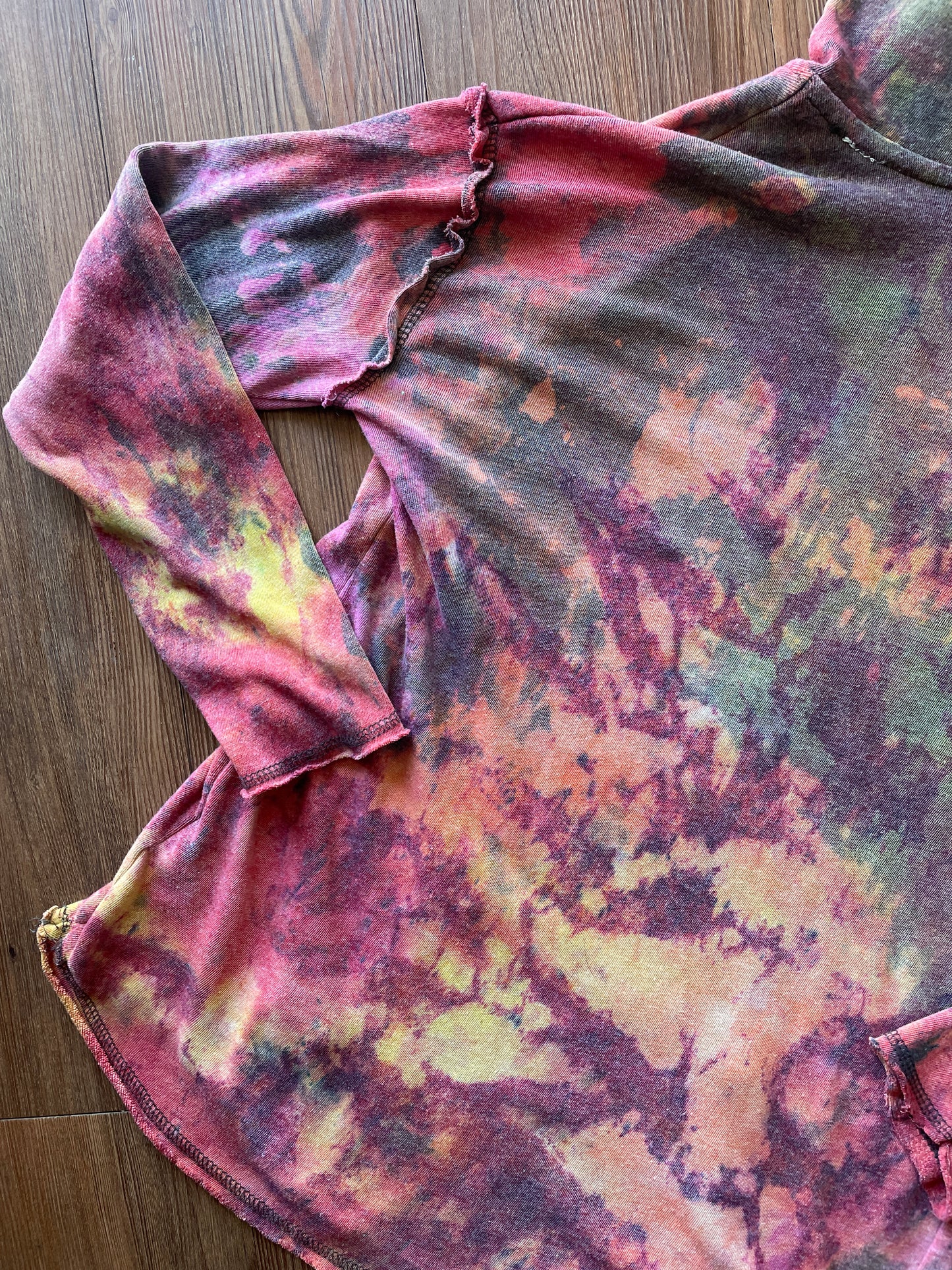 Medium Women’s Buc-ee’s Handmade Tie Dye Hooded Shirt | Bucee Beaver Pink and Orange Tie Dye Long Sleeve