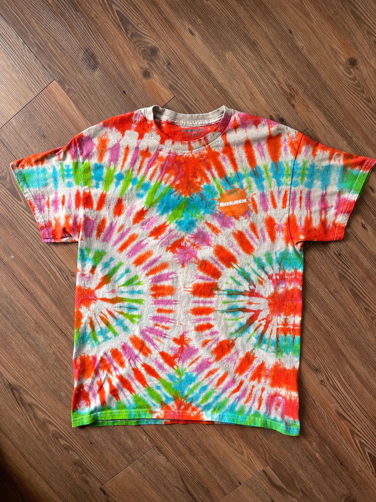 MEDIUM Men’s Nickelodeon Handmade Tie Dye T-Shirt | Retro 90s Multicolor Pleated Short Sleeve Tee