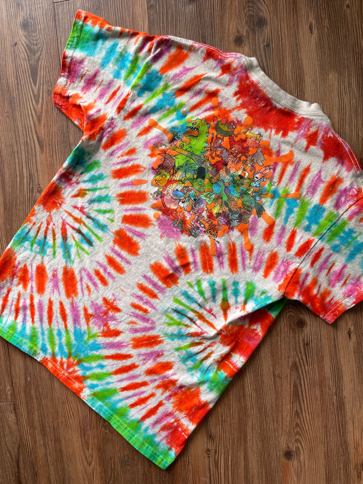 MEDIUM Men’s Nickelodeon Handmade Tie Dye T-Shirt | Retro 90s Multicolor Pleated Short Sleeve Tee