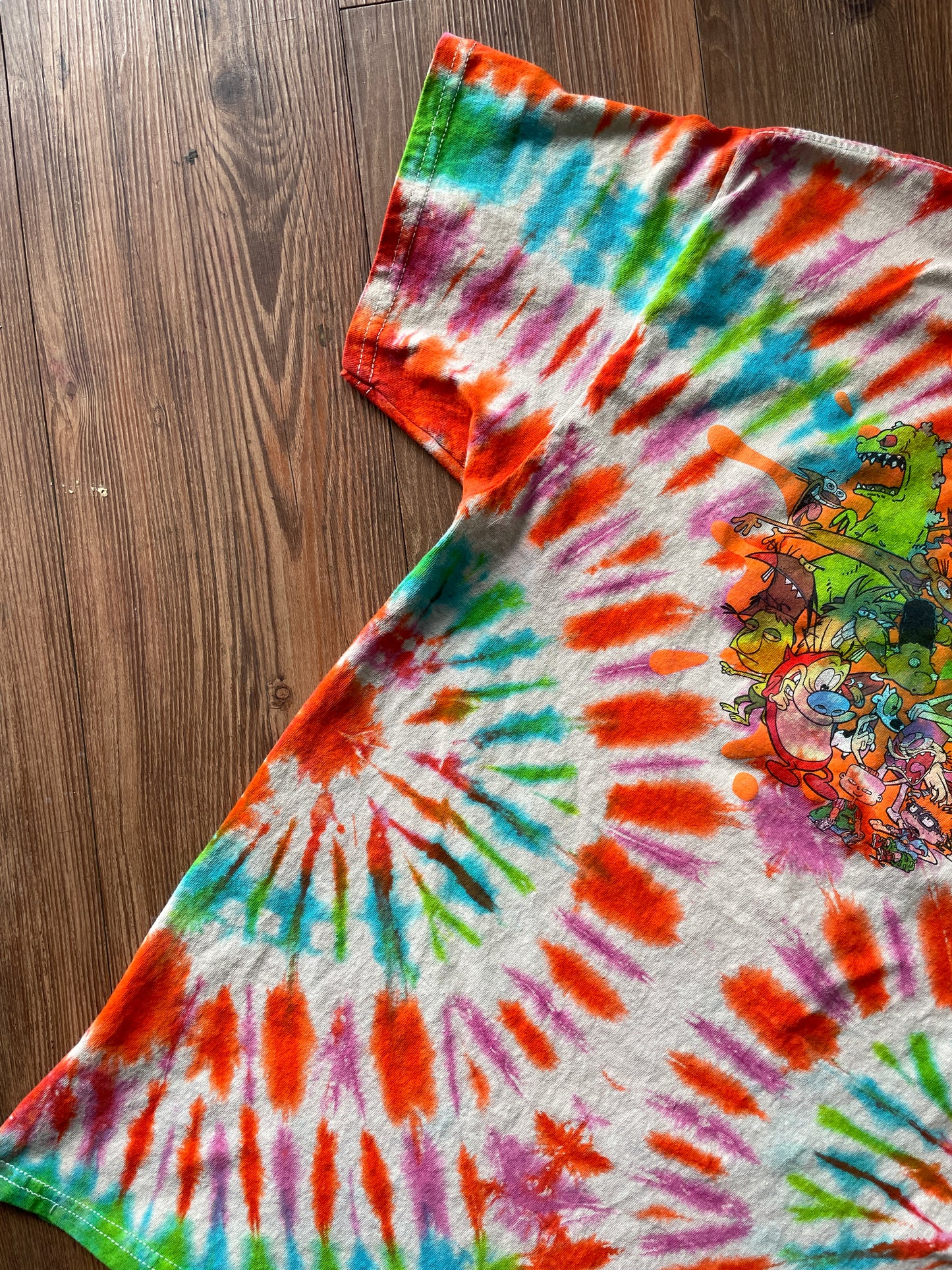 MEDIUM Men’s Nickelodeon Handmade Tie Dye T-Shirt | Retro 90s Multicolor Pleated Short Sleeve Tee