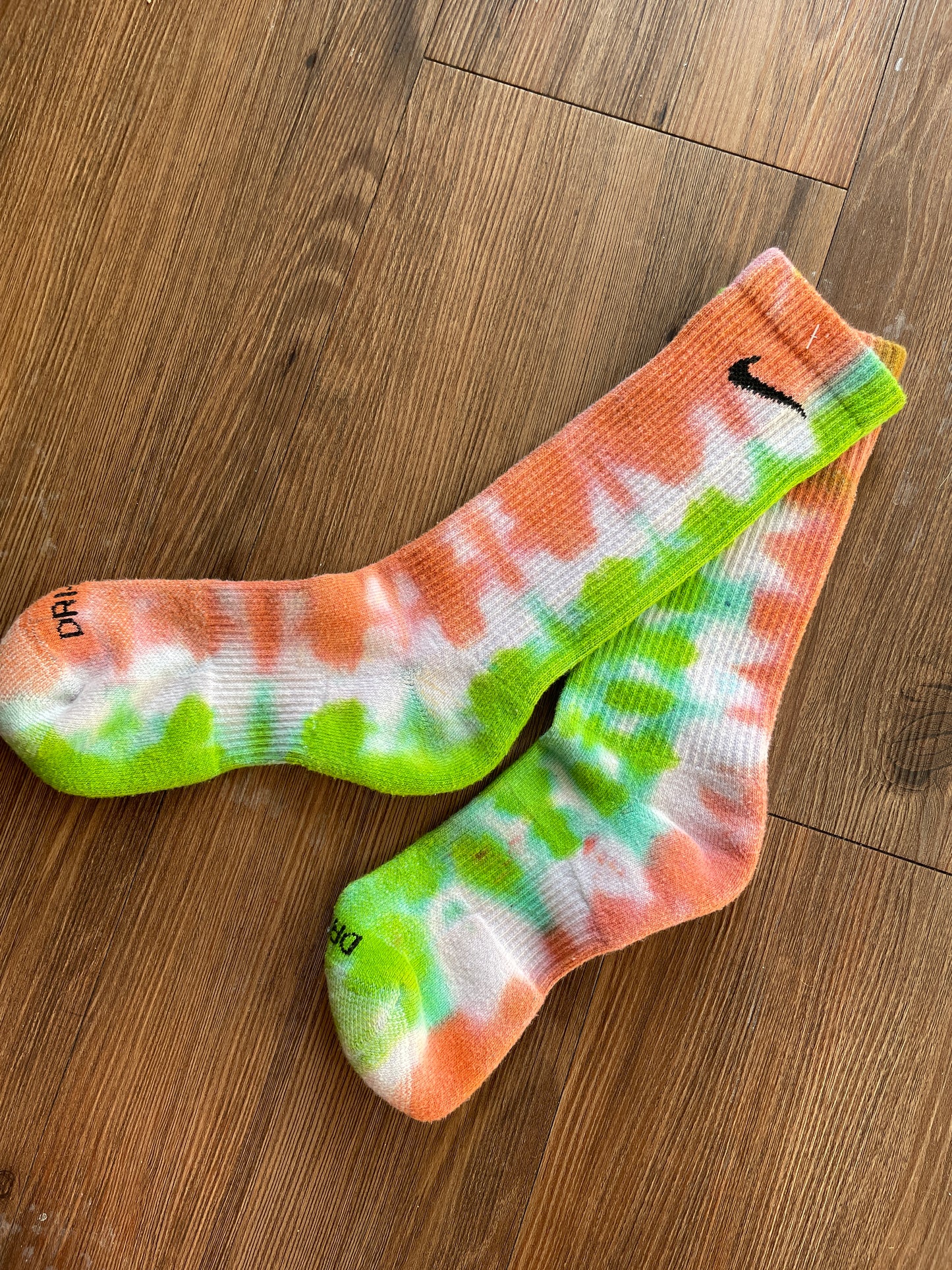 Orange, Green, and White Watermelon Tie Dye Nike Dri-FIT Everyday Plus Training Socks - Size Medium (Men's 6-8/Women's 7-10)