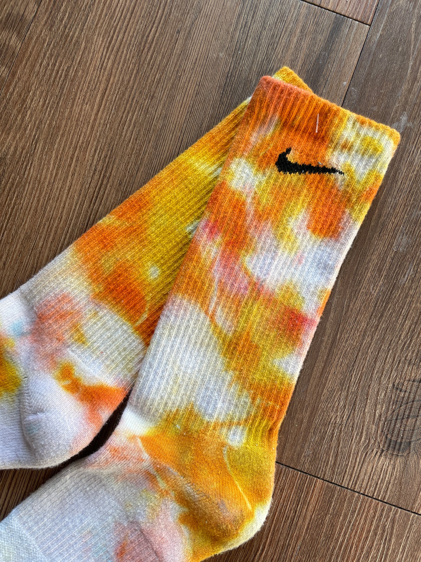 Orange and White Tie Dye Nike Dri-FIT Everyday Plus Training Socks - Size Large (Men's 8-12/Women's 10+)