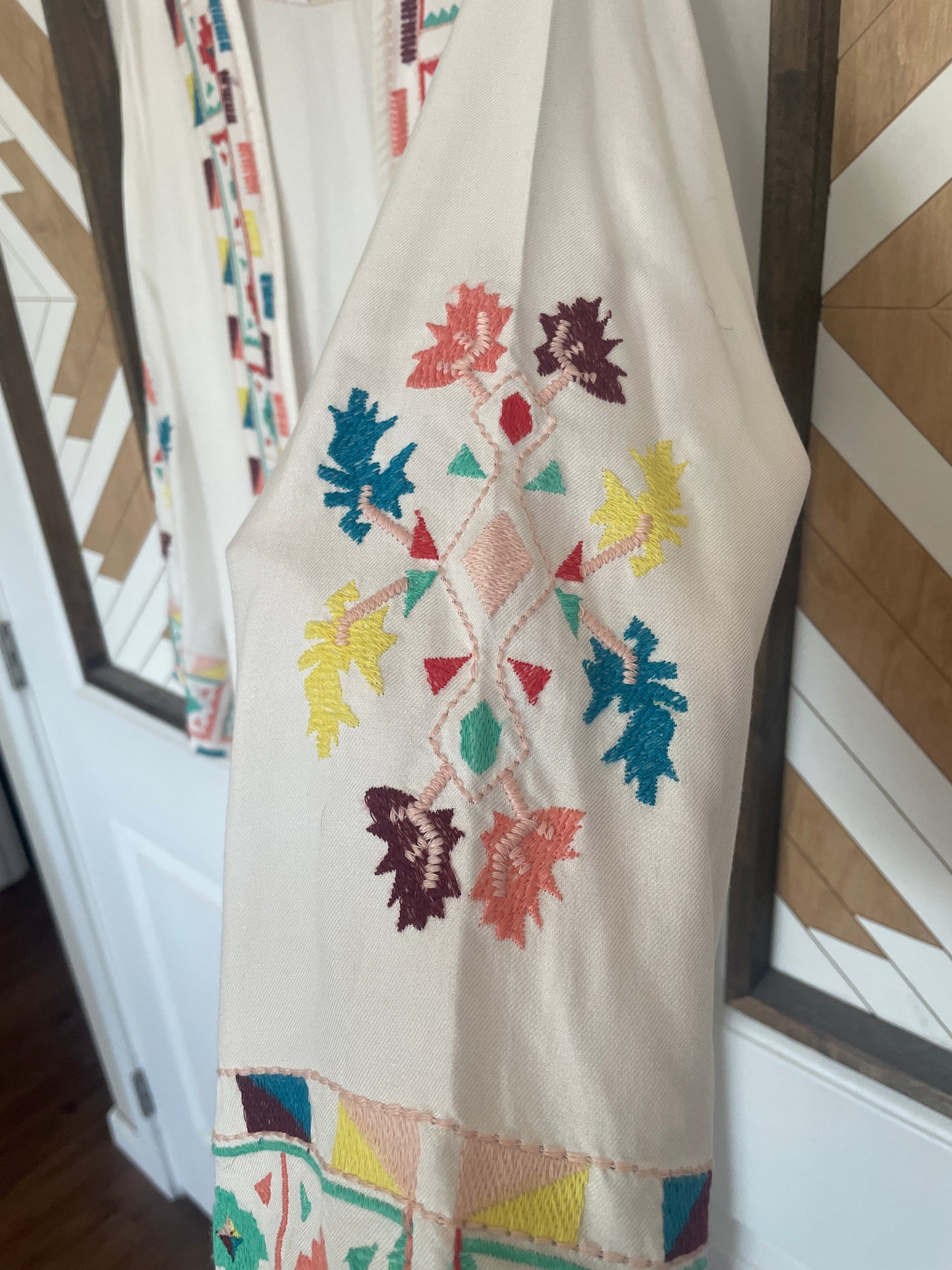 Women’s Small Wrangler Embroidered Duster | White Kimono With Southwestern Accents