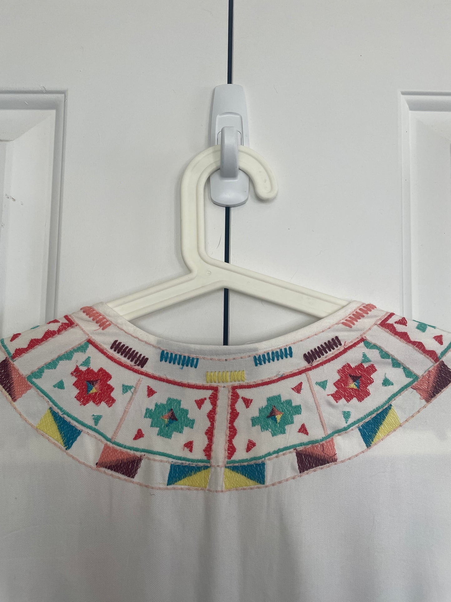 Women’s Small Wrangler Embroidered Duster | White Kimono With Southwestern Accents