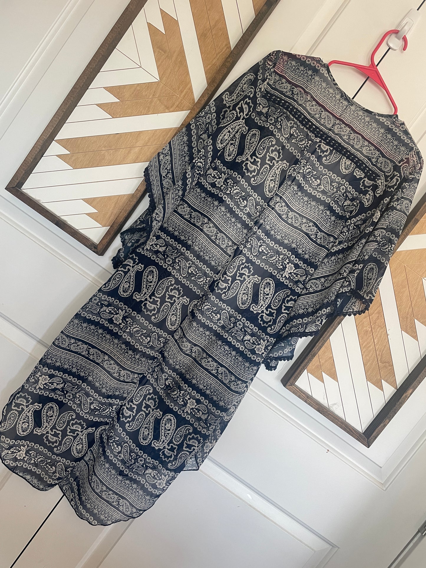Women’s Small Charlotte Russe Navy Blue and White Paisley Sheer Kimono Duster