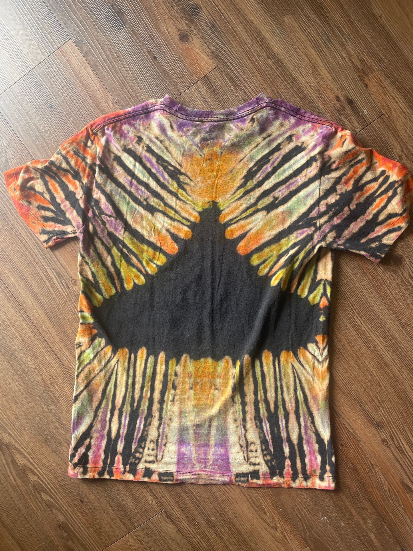 Medium Men’s Groovy Galactic Giraffe Handmade Tie Dye T-Shirt | Pastel Tones Triangle Pleated Reverse Tie Dye Short Sleeve