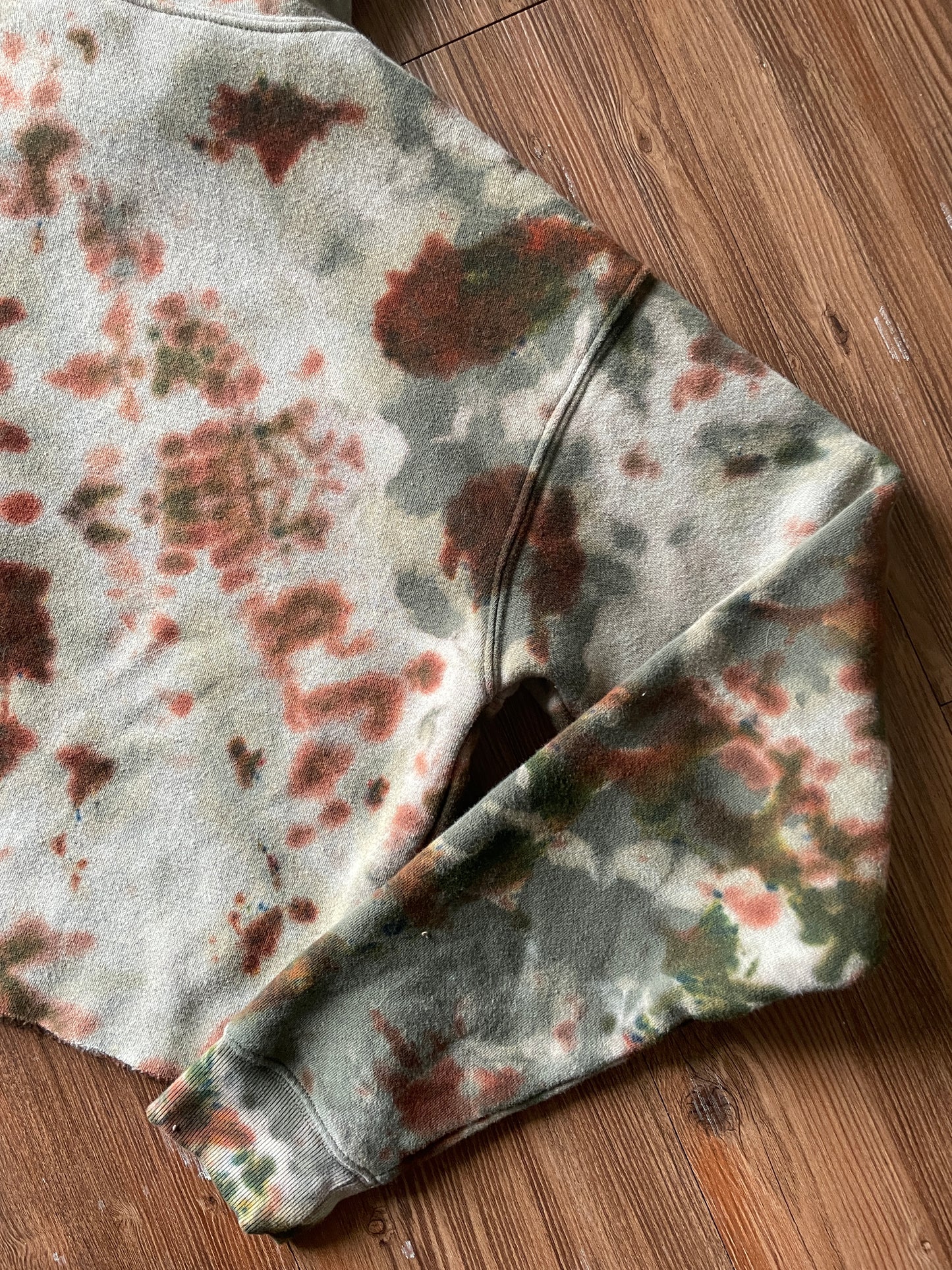 MEDIUM Women’s Olive Green Wild Fable Handmade Tie Dye Cropped Sweatshirt | Green and Orange Earth Tones Long Sleeve Hoodie