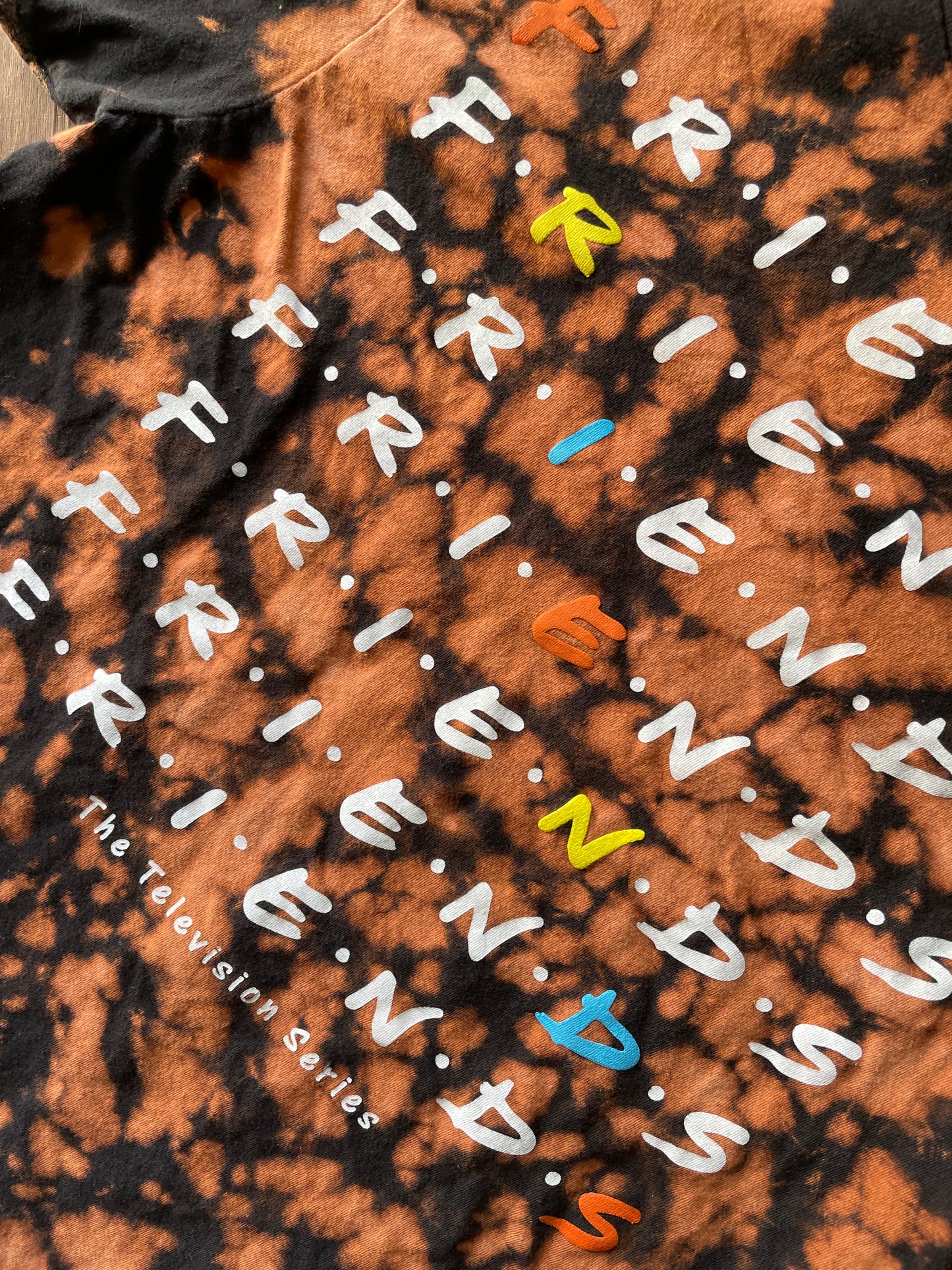 MEDIUM Women's FRIENDS Handmade Acid Dye T-Shirt | One-Of-a-Kind Bleach Dye Short Sleeve