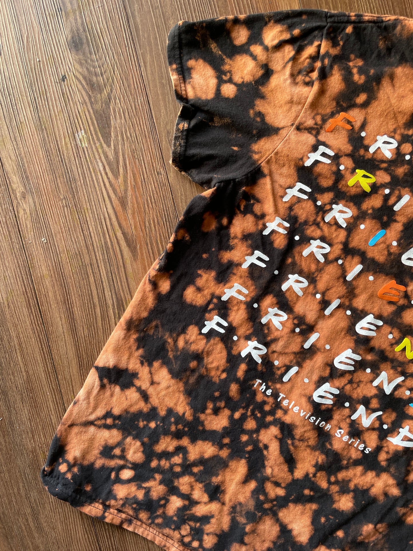 MEDIUM Women's FRIENDS Handmade Acid Dye T-Shirt | One-Of-a-Kind Bleach Dye Short Sleeve