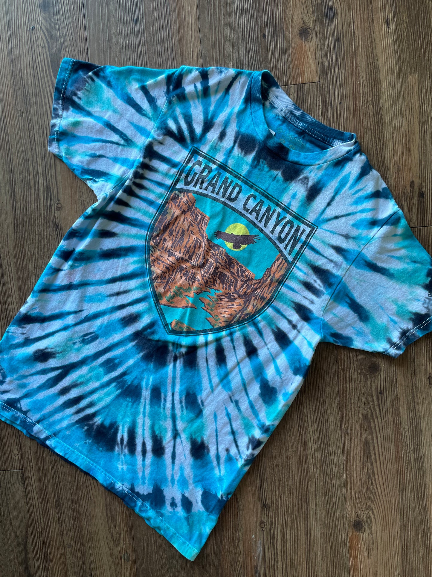 Medium Men’s Columbia Grand Canyon Handmade Tie Dye T-Shirt | Blue and Black Pleated Tie Dye Short Sleeve