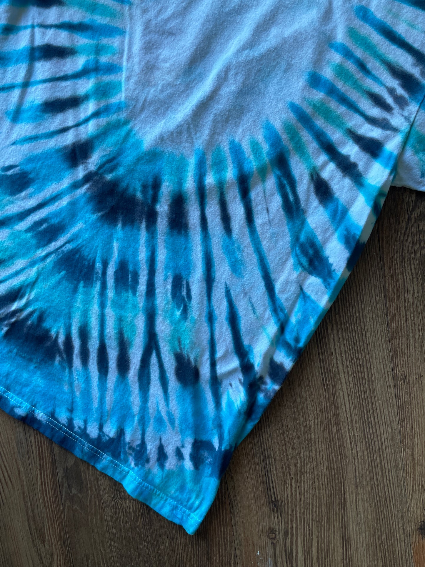 Medium Men’s Columbia Grand Canyon Handmade Tie Dye T-Shirt | Blue and Black Pleated Tie Dye Short Sleeve