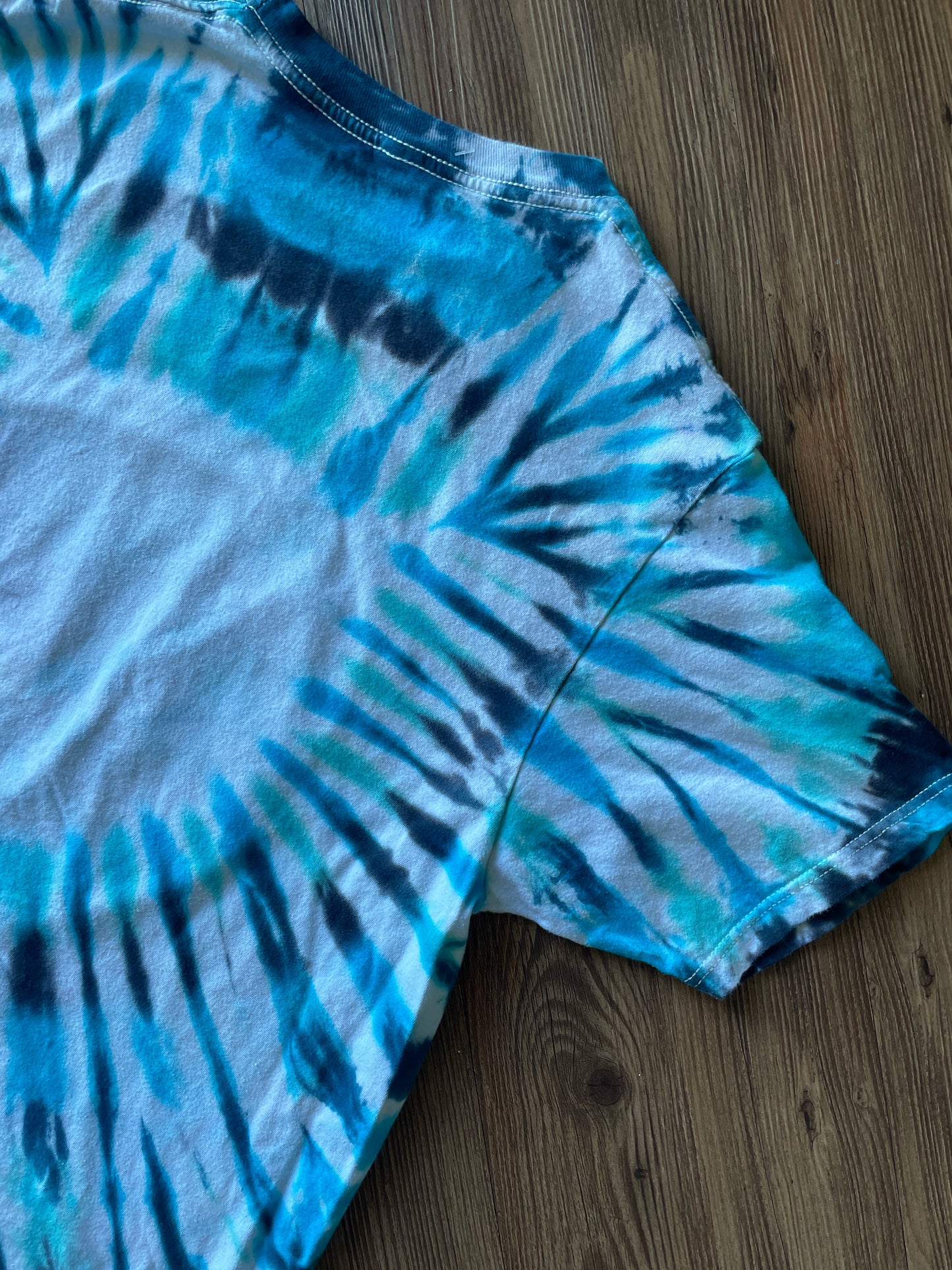Medium Men’s Columbia Grand Canyon Handmade Tie Dye T-Shirt | Blue and Black Pleated Tie Dye Short Sleeve