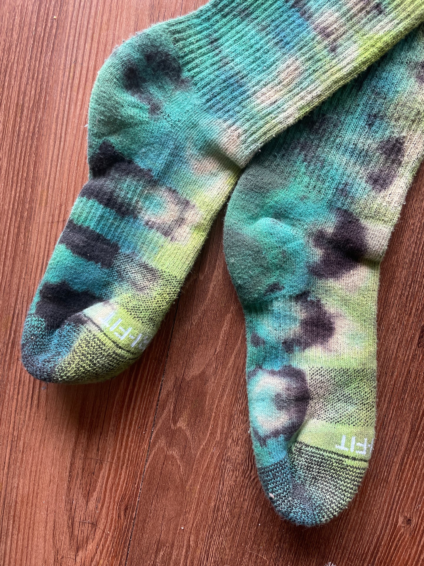 Turquoise, Bright Green, and Black Reverse Tie Dye Nike Dri-FIT Training Socks - Size Medium (Men's 6-8/Women's 7-10)