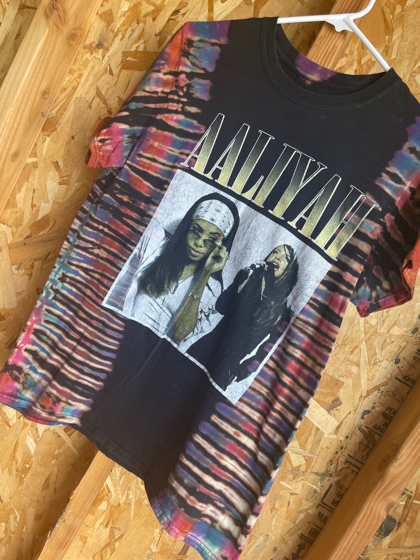 Medium Men’s Aaliyah Handmade Tie Dye T-Shirt | Black and Red Pleated Tie Dye Short Sleeve