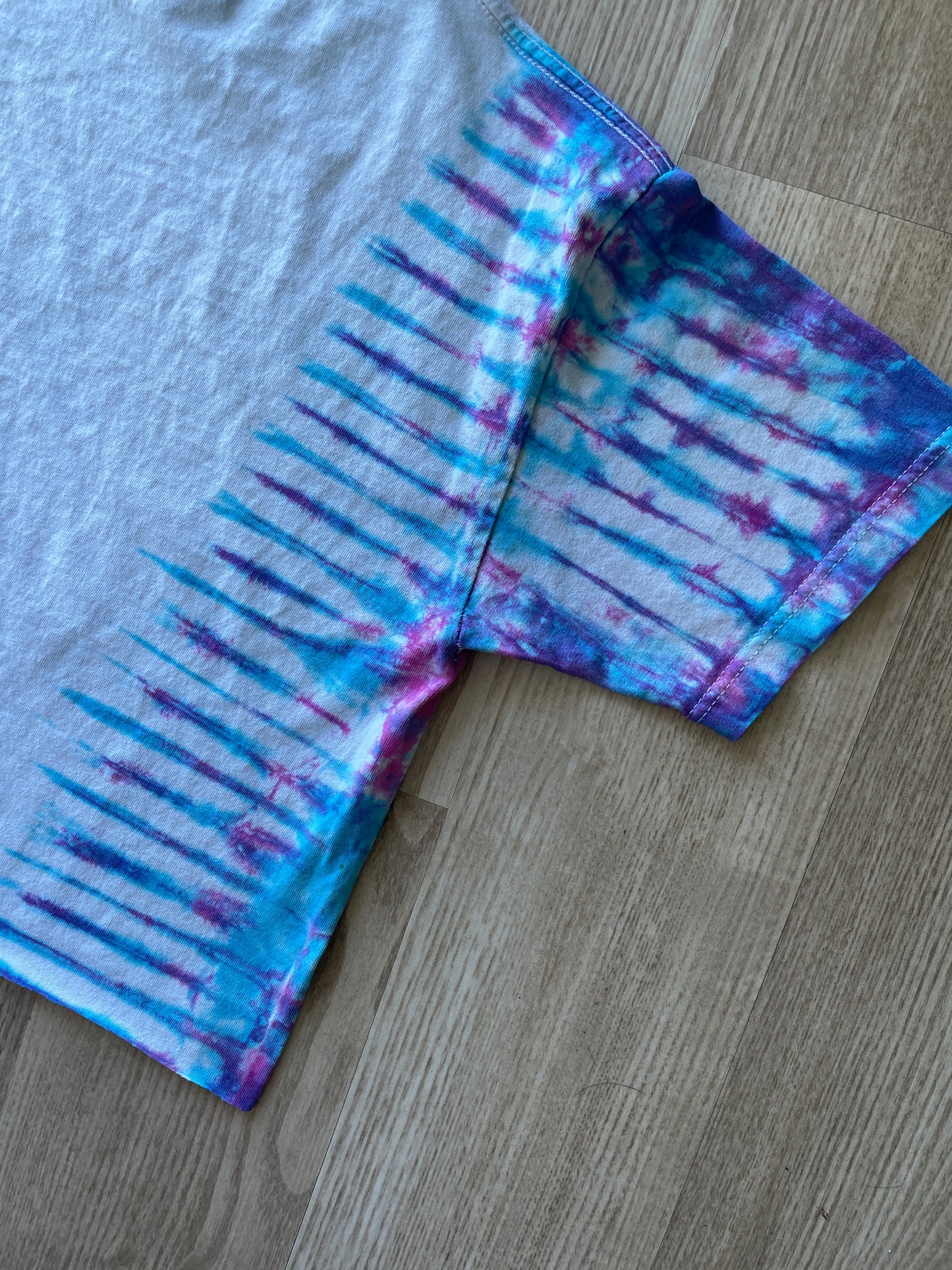 MEDIUM Men’s Vintage Arizona Kokopeli Handmade Tie Dye Cropped T-Shirt | One-Of-a-Kind Pastel Pink and Blue Sleeve Crop Top