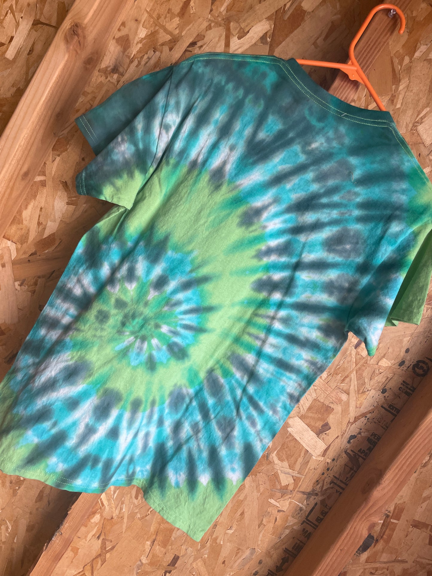 Medium Men’s Green Spiral Handmade Tie Dye T-Shirt | Green Tones Reverse Tie Dye Short Sleeve