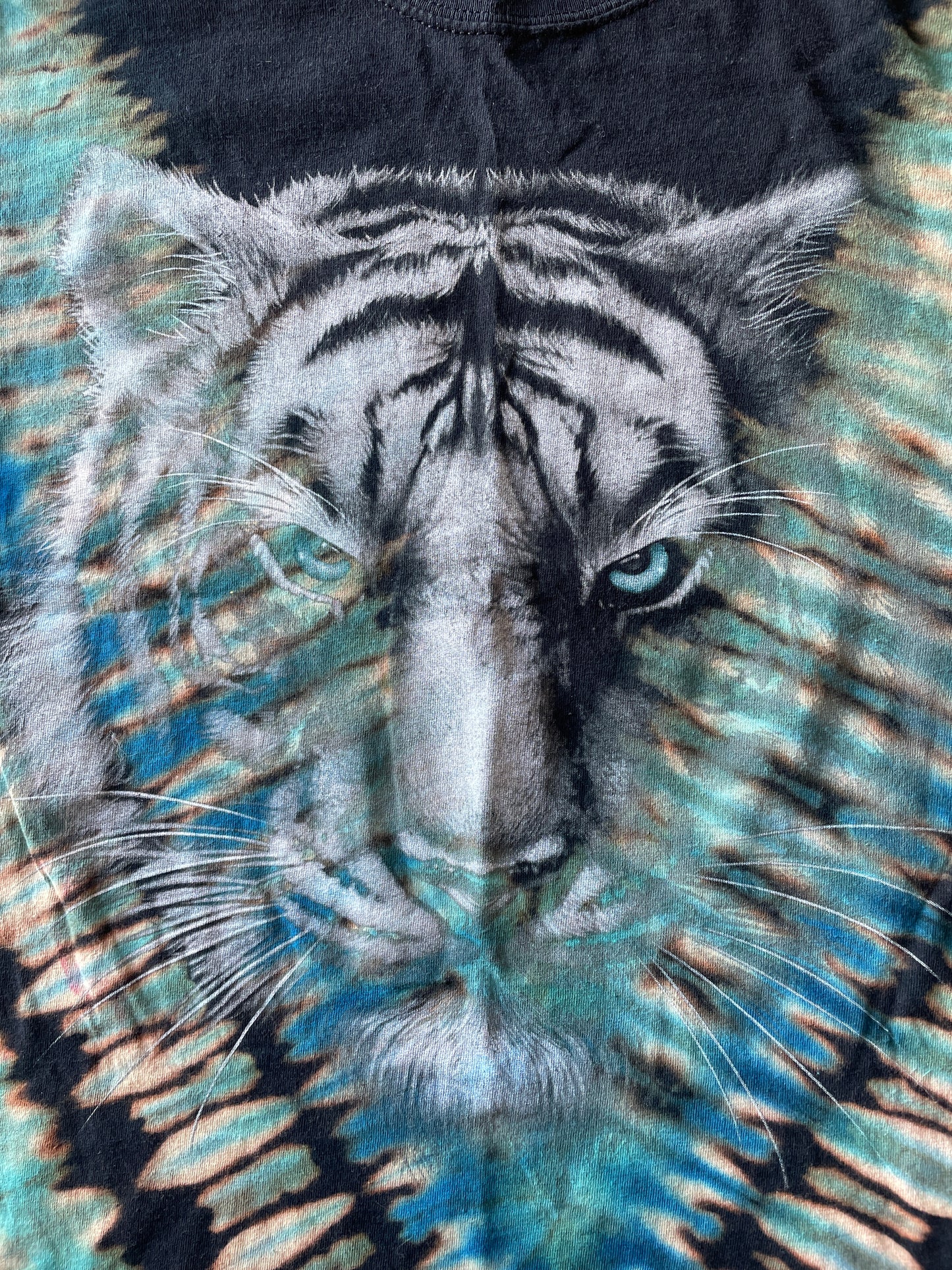 MEDIUM Men’s Tiger Stripes Tie Dye T-Shirt | Black and Blue Stripes Reverse Tie Dye Short Sleeve