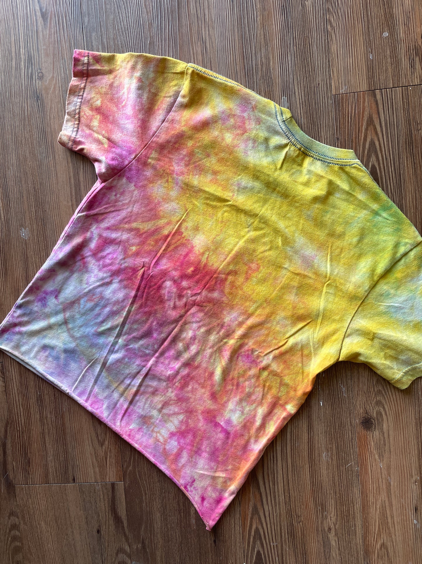 MEDIUM Women’s Rocky Mountain National Park Tie Dye Crop Top | Colorado Camping Tie Dye Short Sleeve