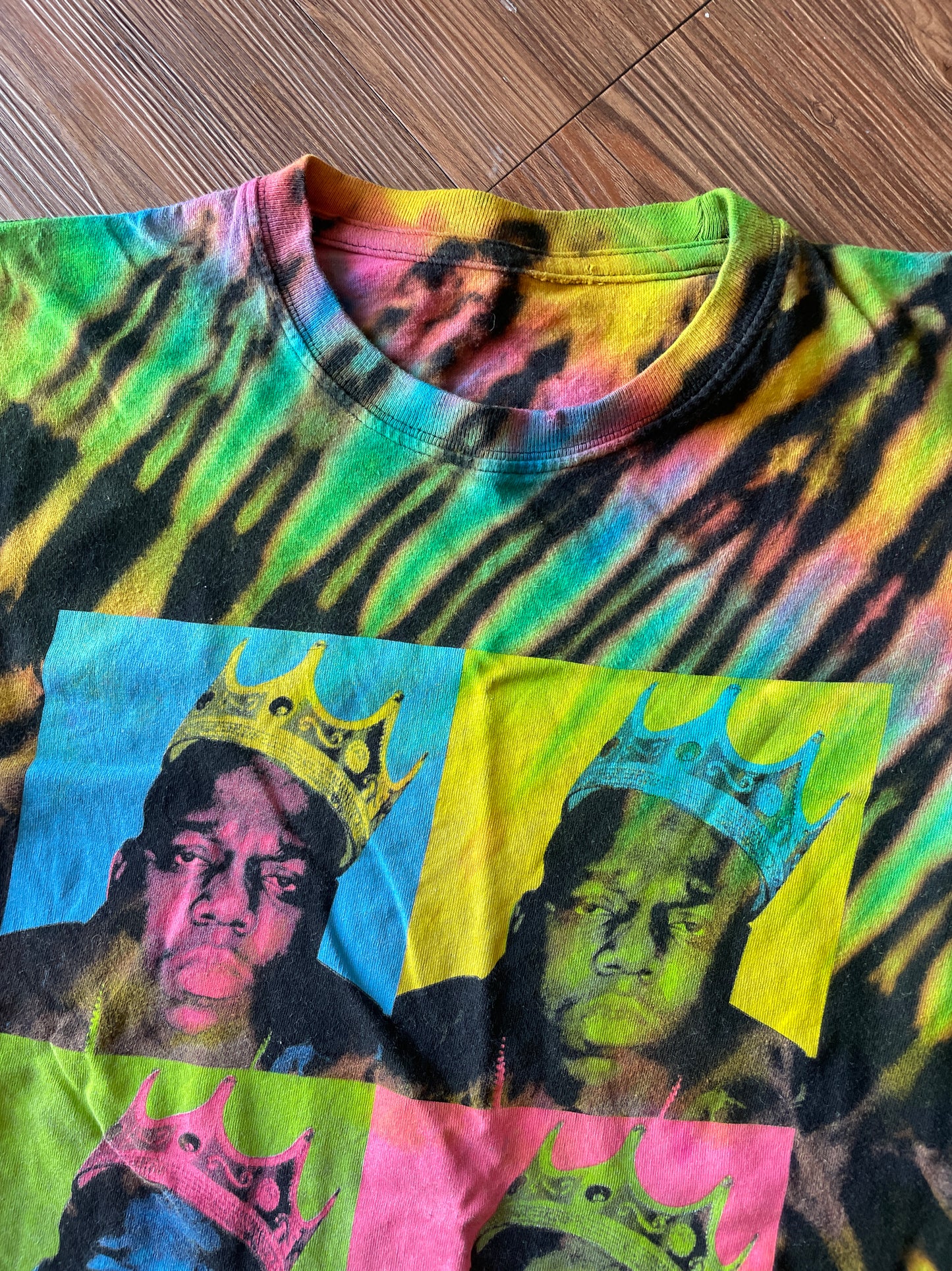 MEDIUM Men’s Neon Biggie Smalls Reverse Tie Dye T-Shirt | Notorious B.I.G. Reverse Tie Dye Short Sleeve