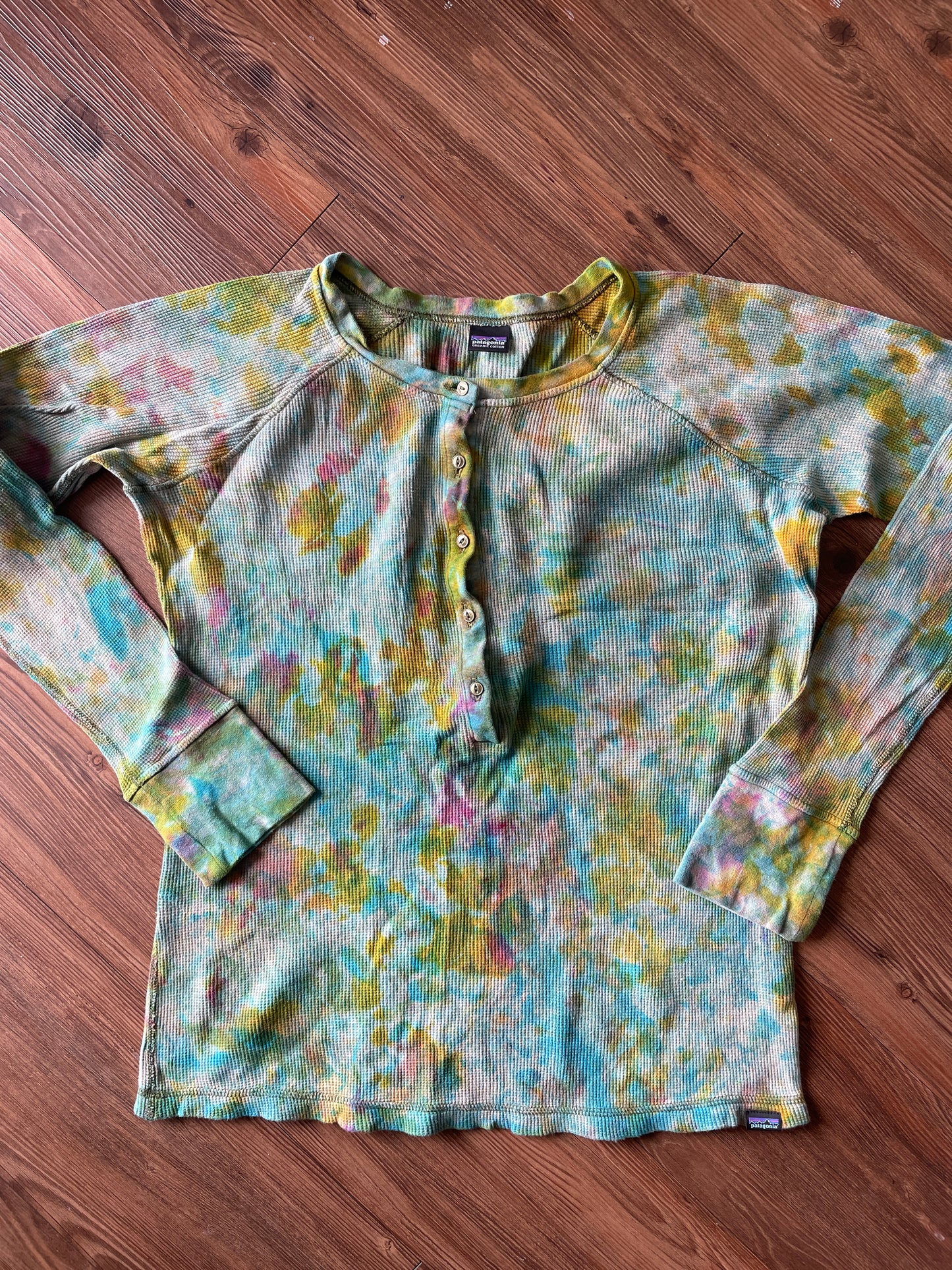 Medium Women's Patagonia Waffle Shirt | Green and Blue Tie Dye Long Sleeve